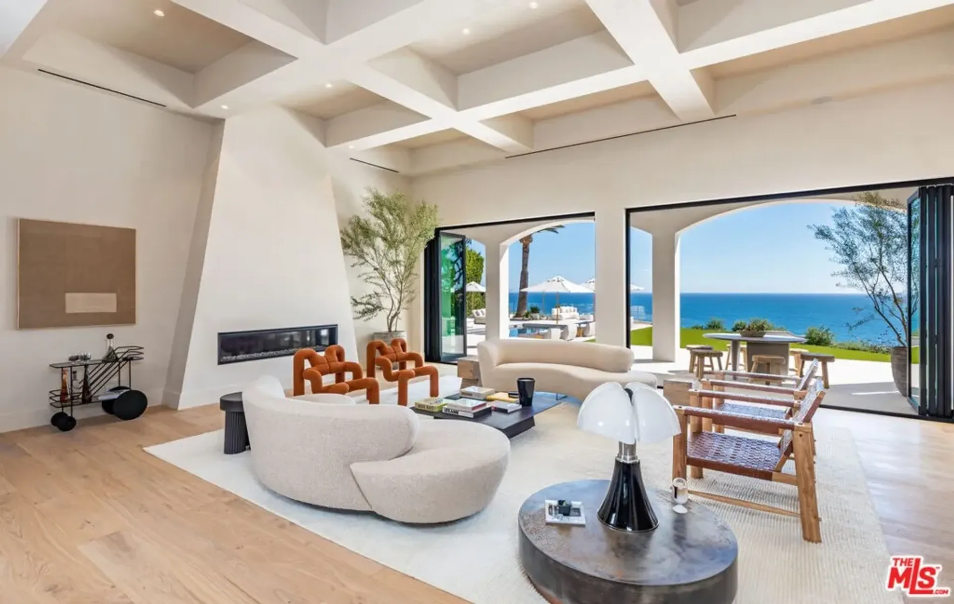 Condominium in Malibu, California 11014188