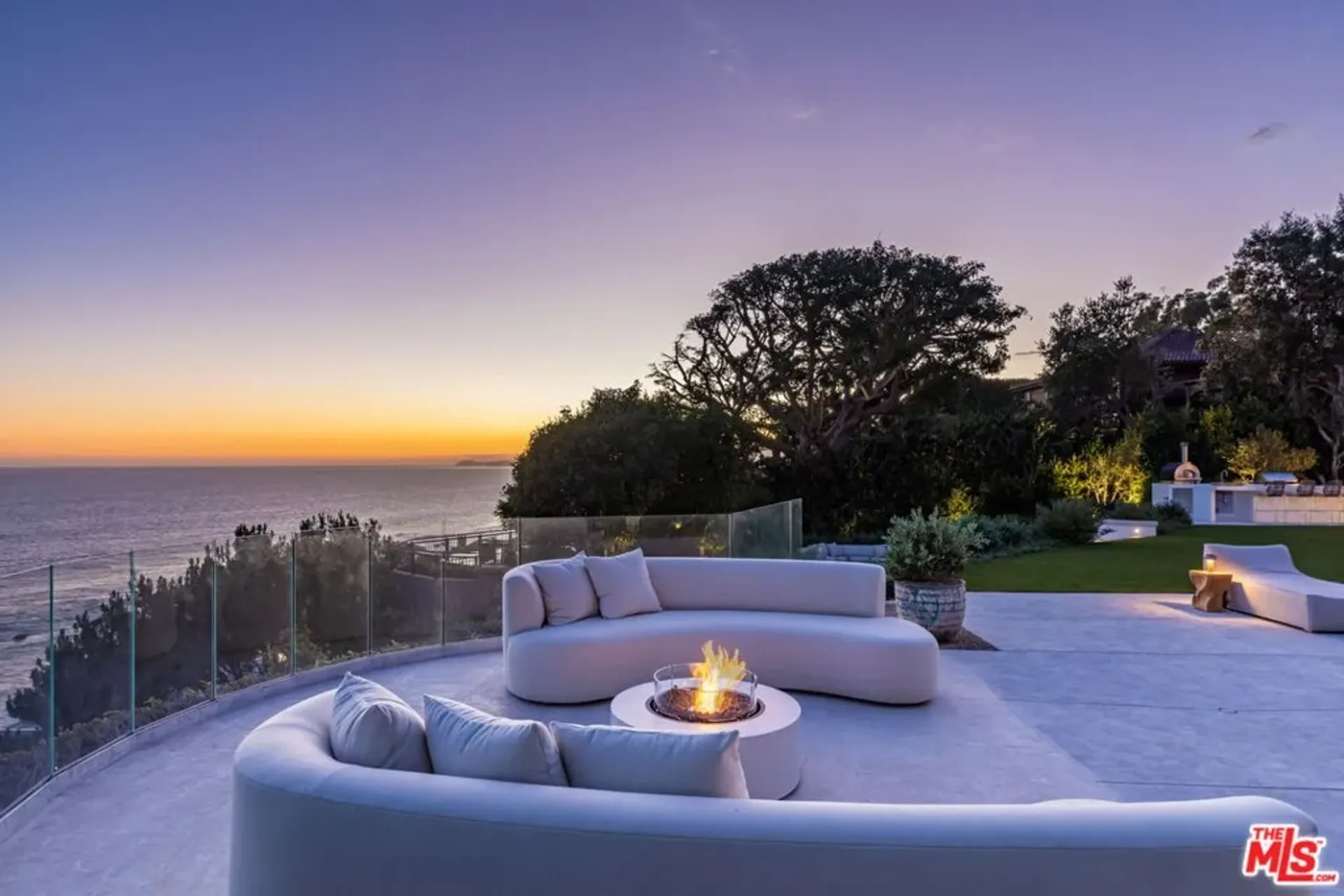 Condominium in Malibu, California 11014188