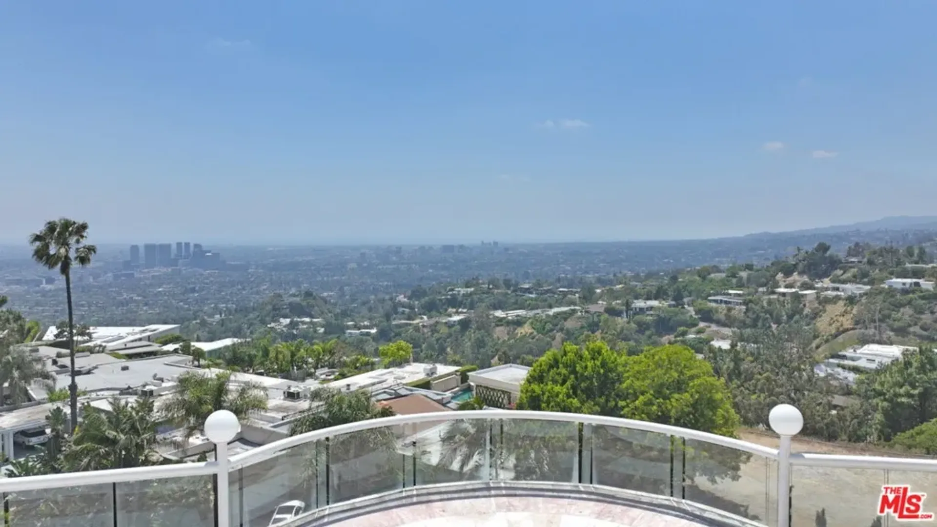 Condominium in Beverly Hills, California 11014196