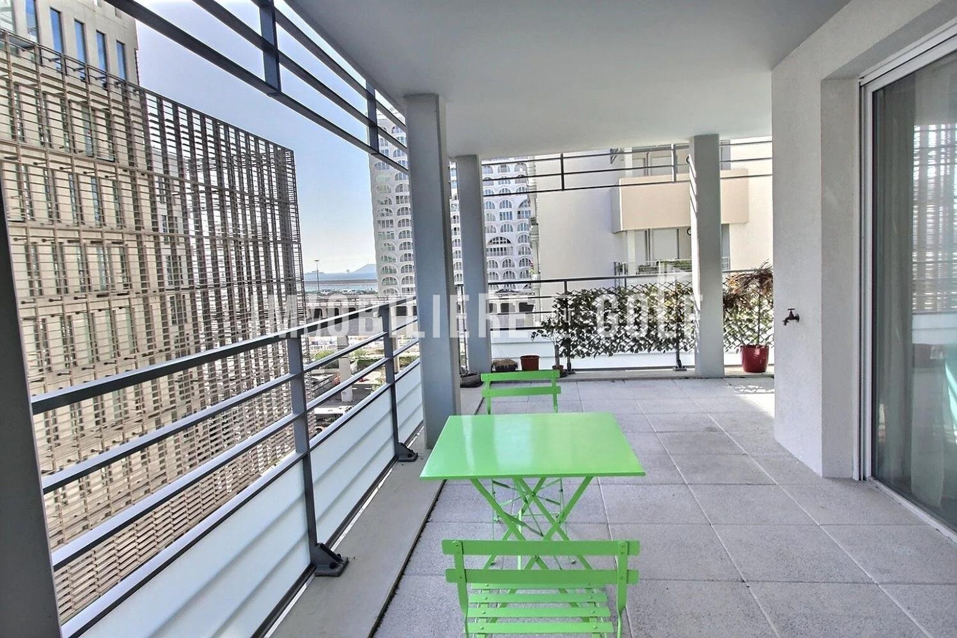 Condominium in Marseille, Provence-Alpes-Côte d'Azur 11017441