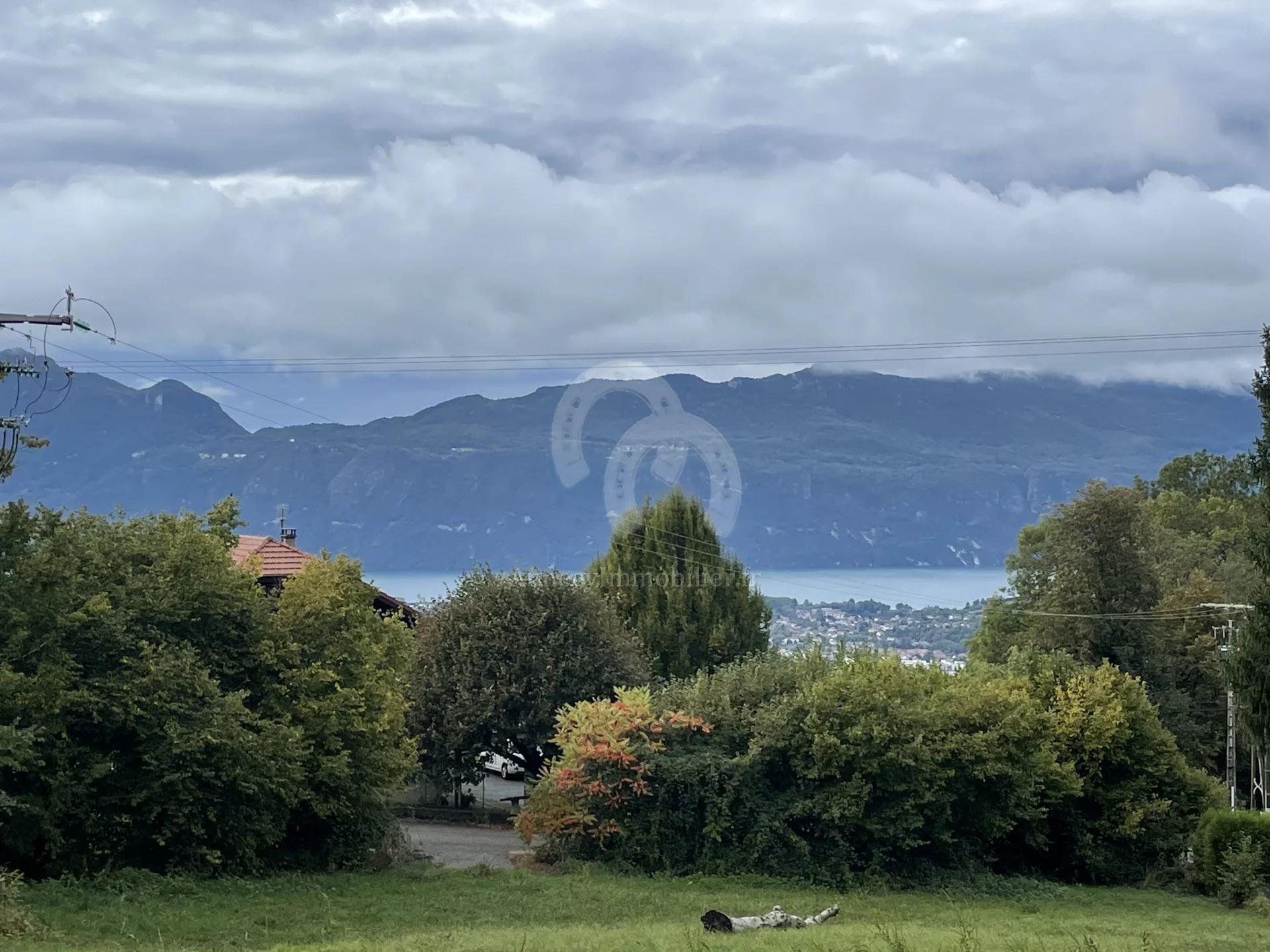 Maa sisään Aix-les-Bains, Auvergne-Rhone-Alpes 11017874