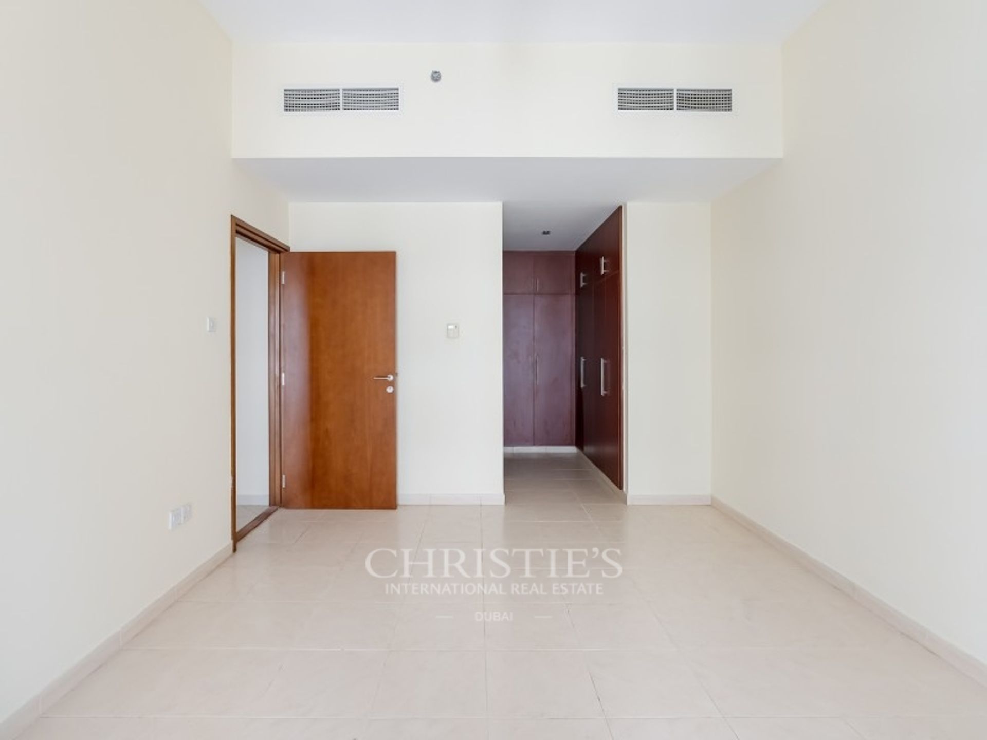 Condominium in دبي, دبي 11018160