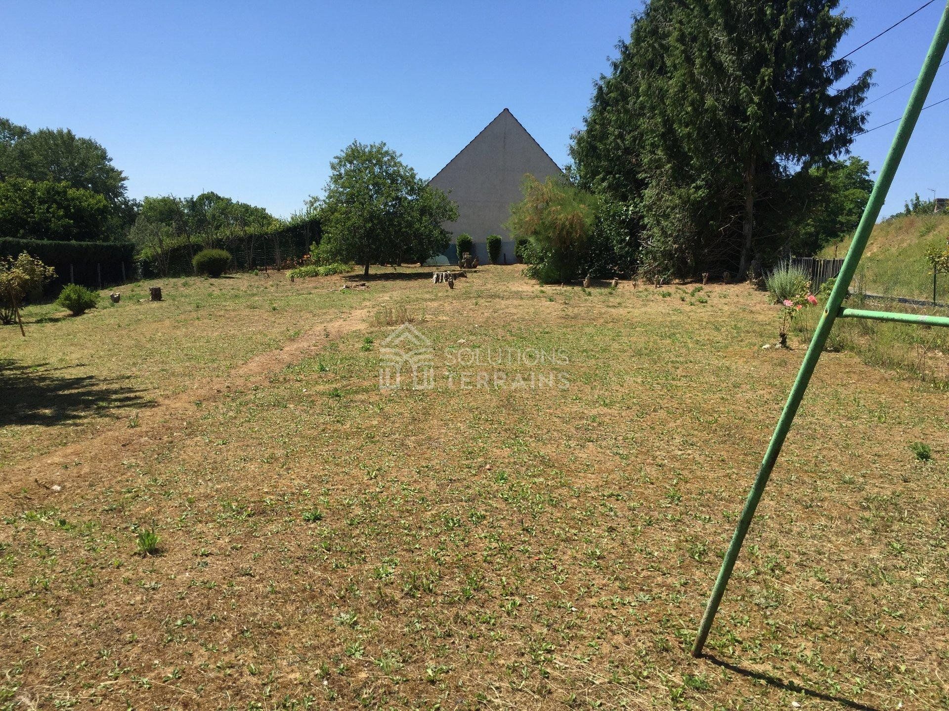 Land in Saint-Christophe-à-Berry, Aisne 11023026