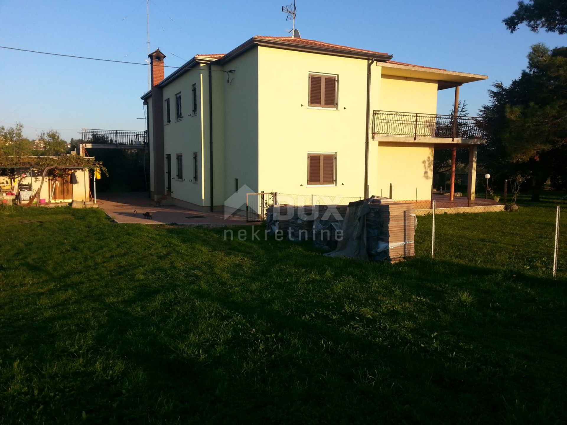 casa en Brtonigla, Istria County 11026005