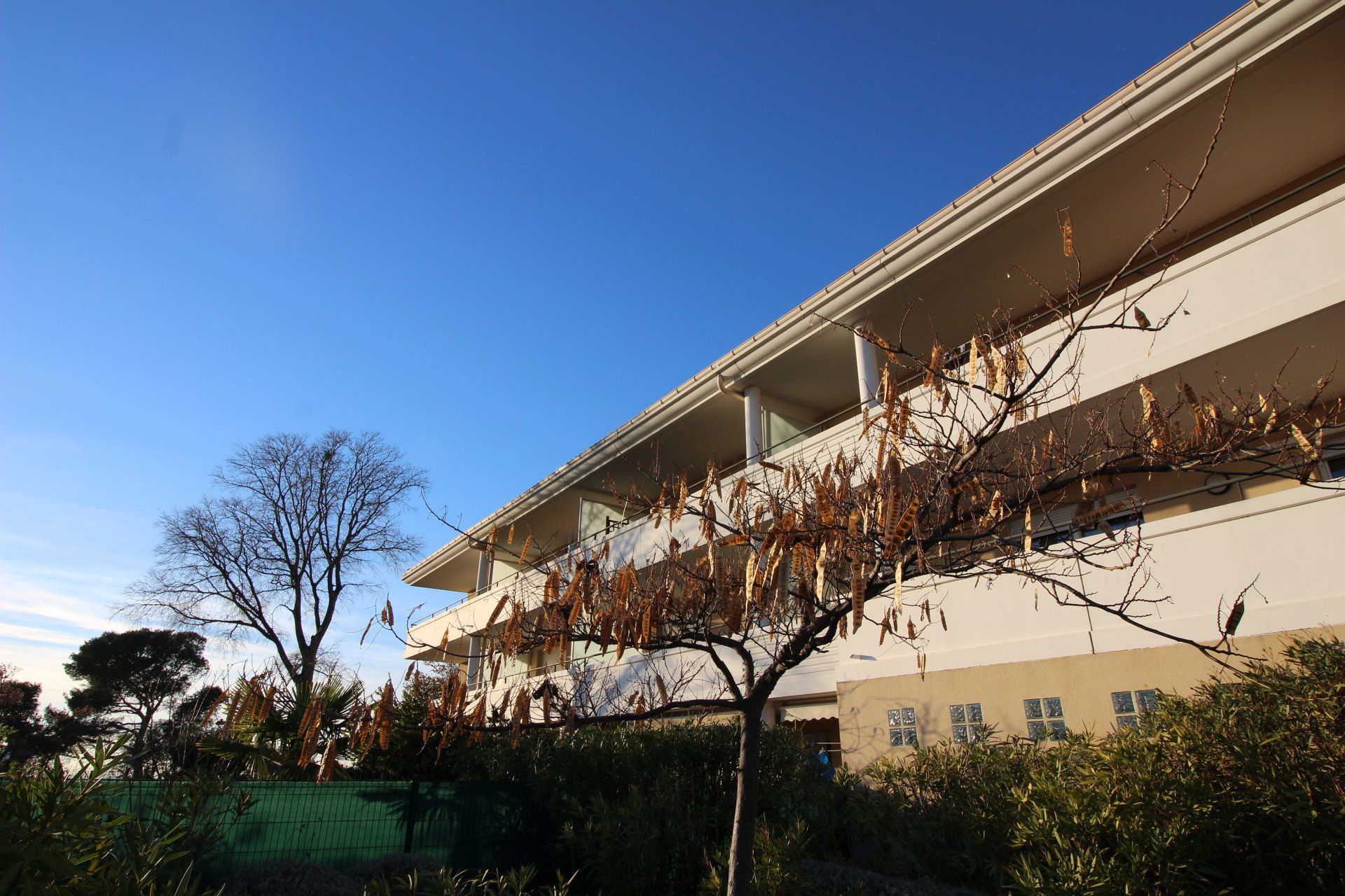 عمارات في Sainte-Marthe, Provence-Alpes-Cote d'Azur 11027465