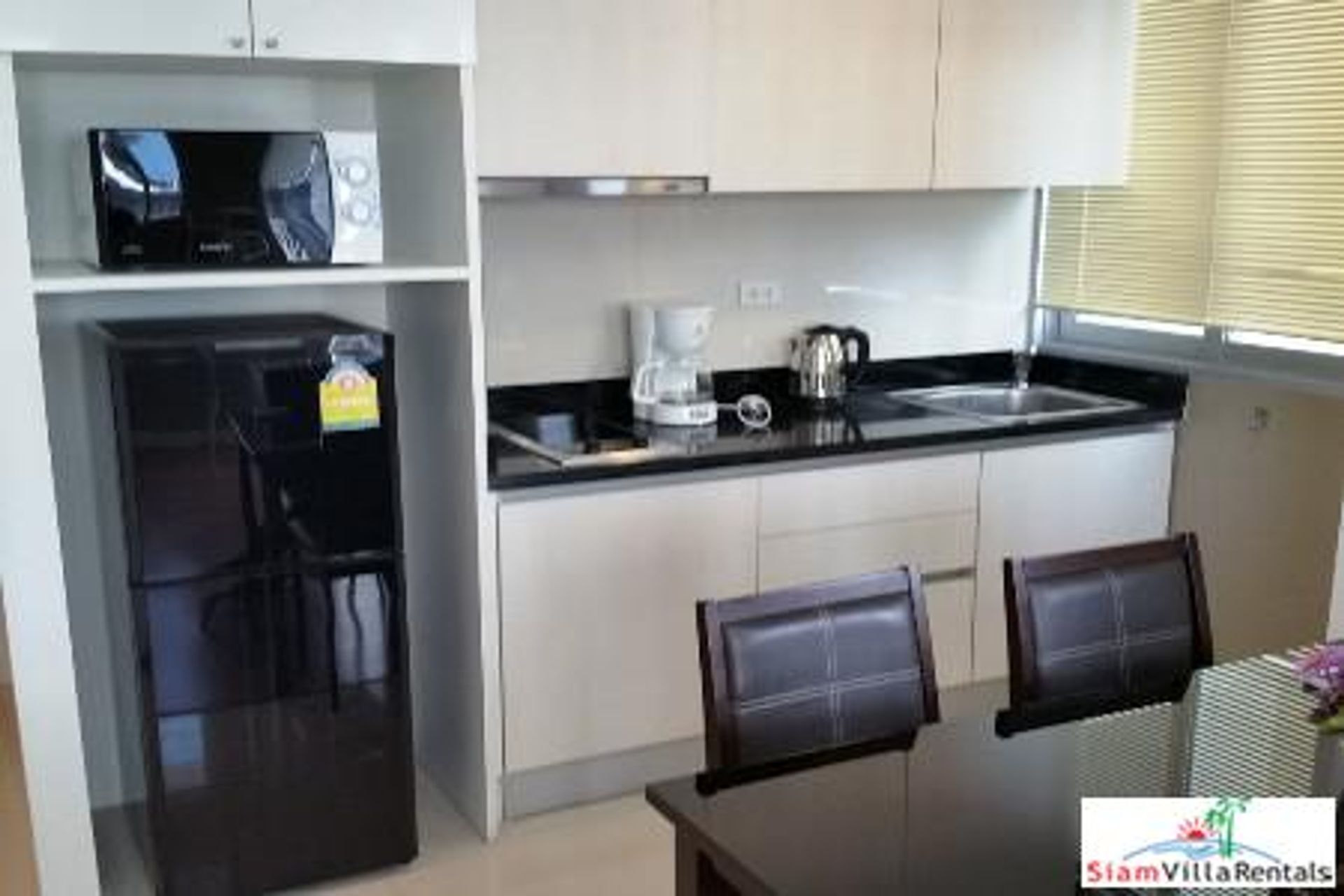 Condominium in Pathum Wan, Krung Thep Maha Nakhon 11043446