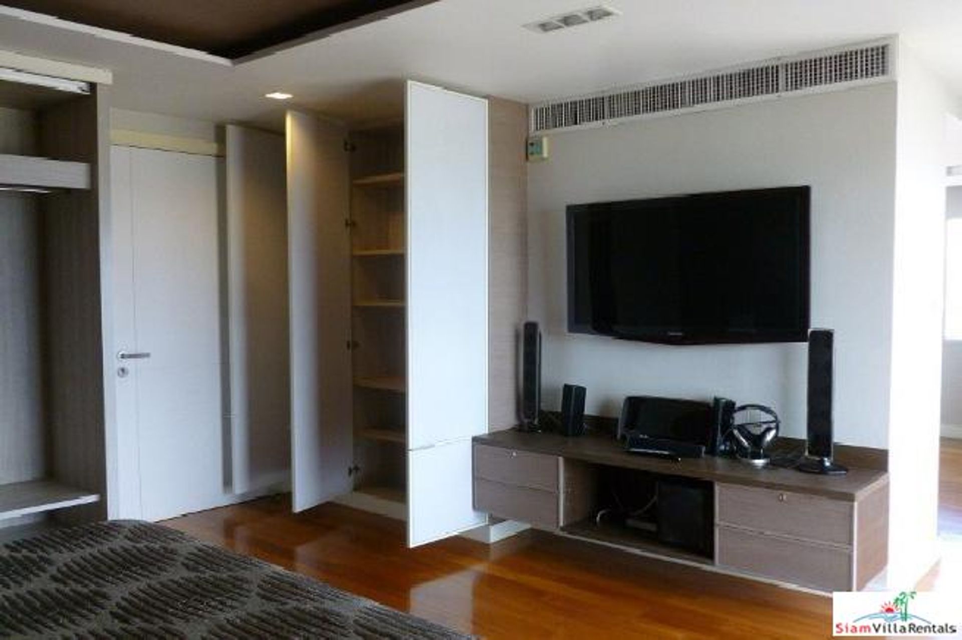 Condominium in Samphanthawong, Krung Thep Maha Nakhon 11043450