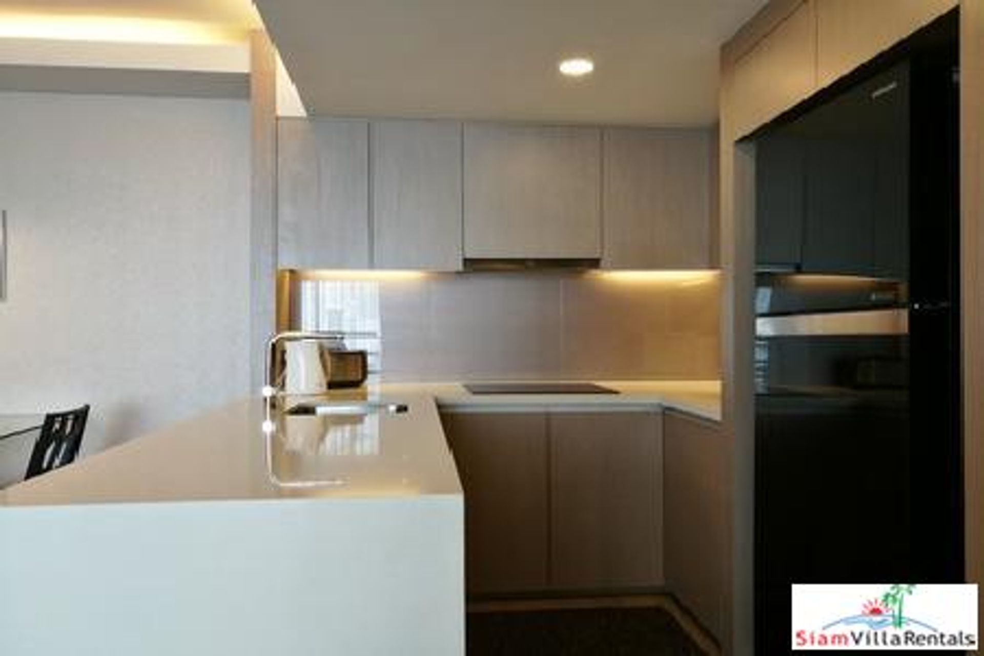 Condominium in Watthana, Krung Thep Maha Nakhon 11043498