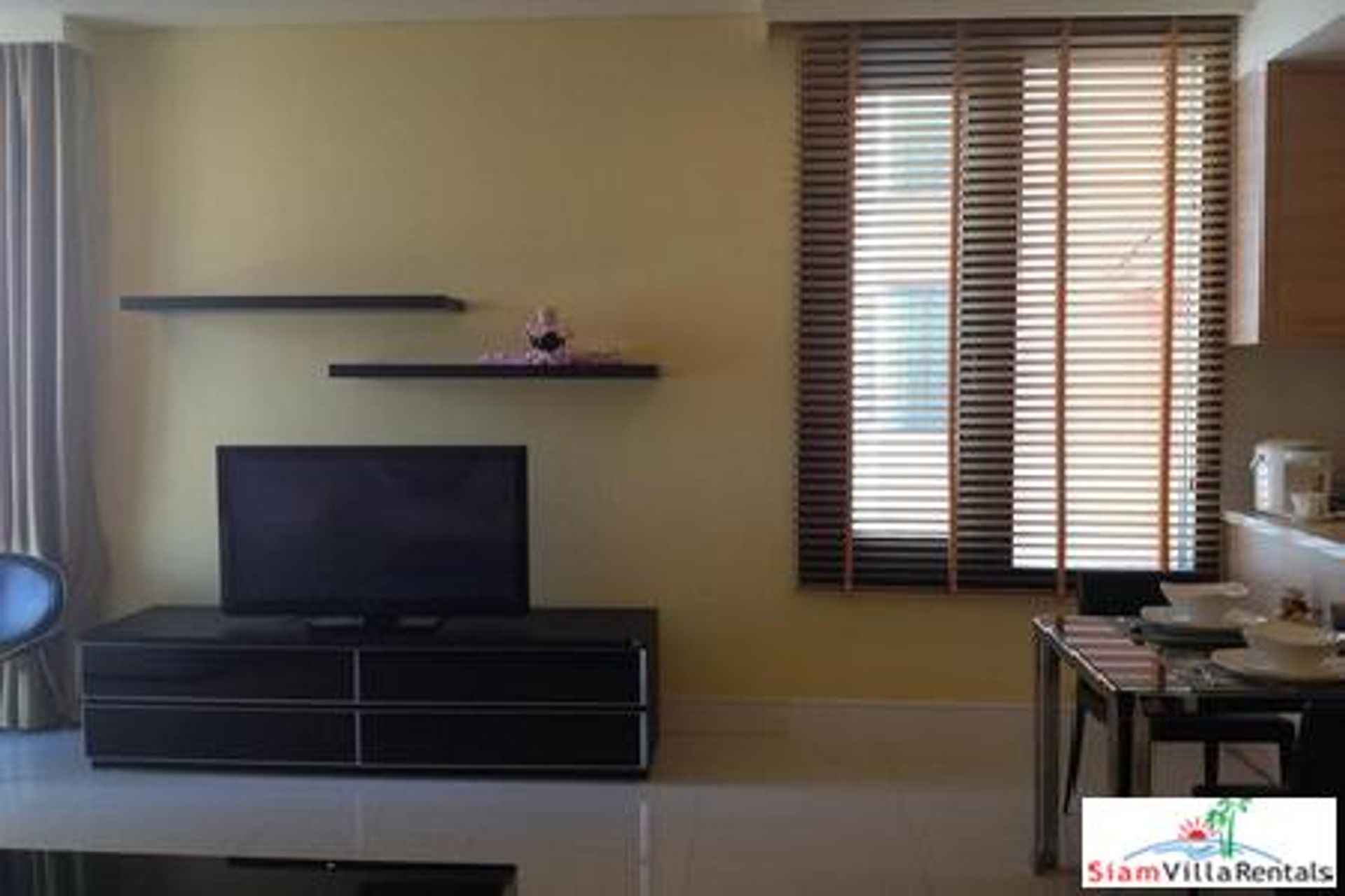 Condominium in Watthana, Krung Thep Maha Nakhon 11043501