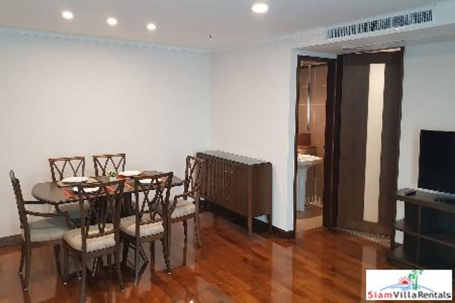 Condominium in Samphanthawong, Krung Thep Maha Nakhon 11043538