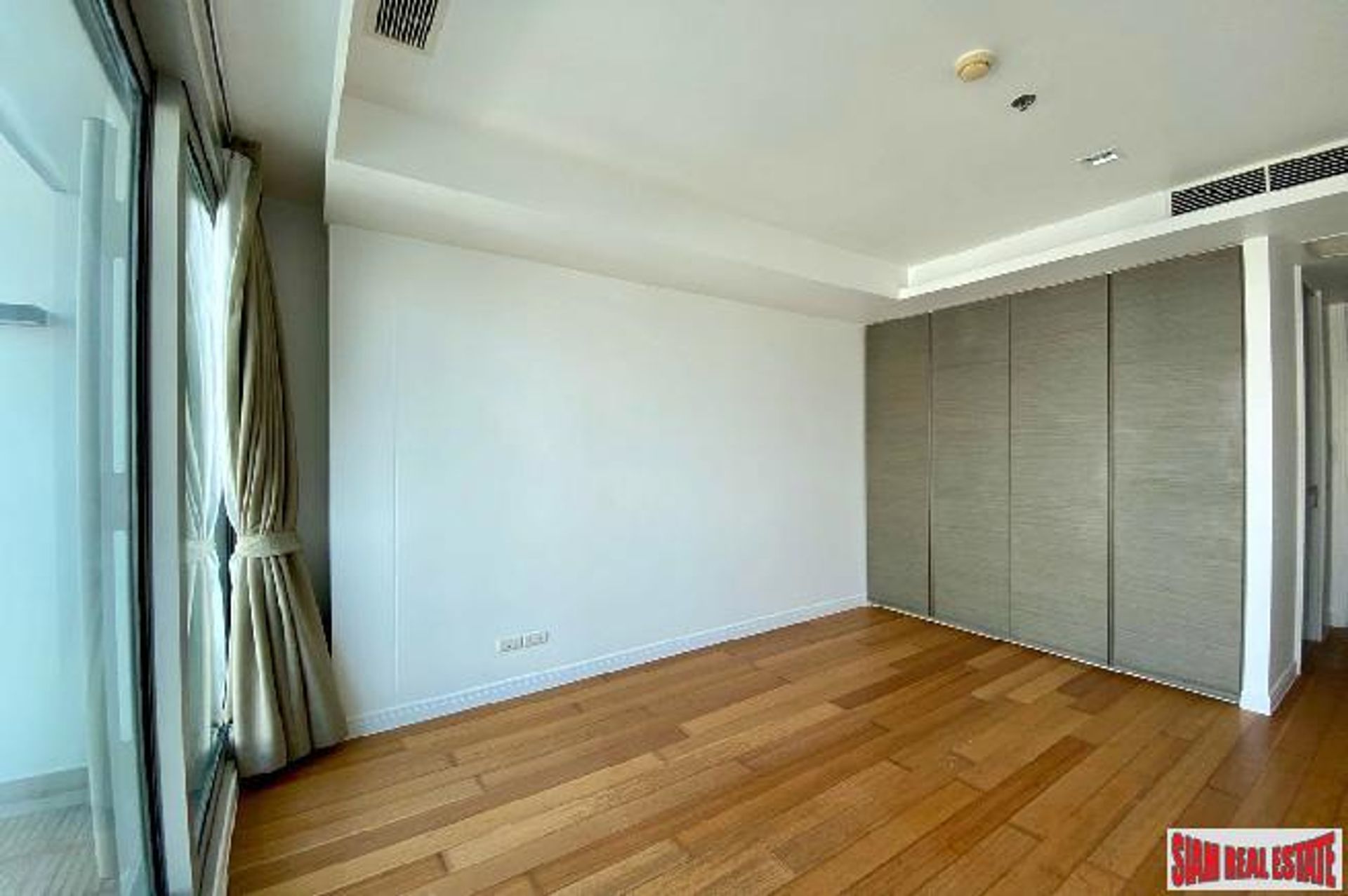 Condominium in Samphanthawong, Krung Thep Maha Nakhon 11043575