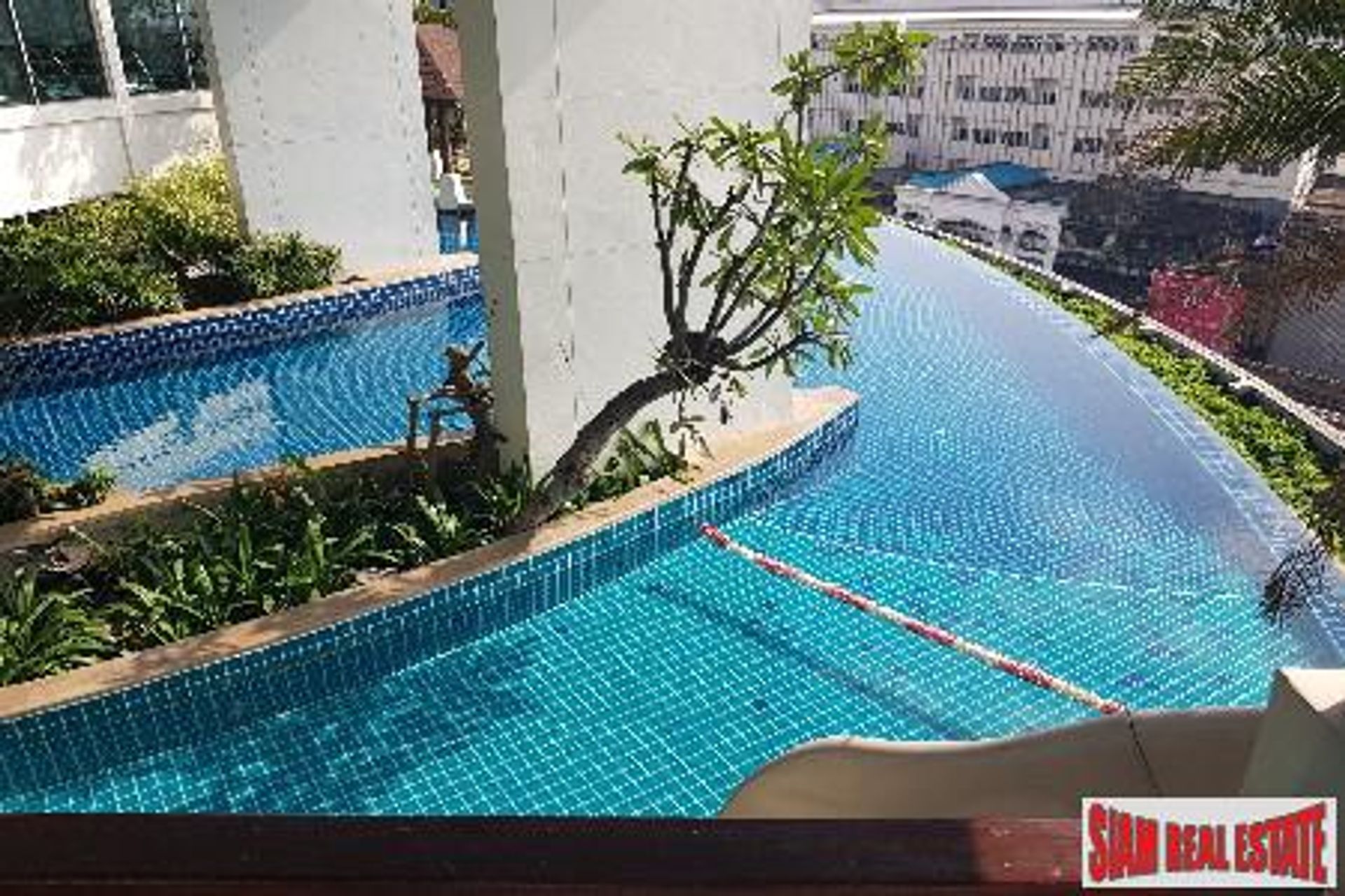 Condominio en Phra Khanong, Krung Thep Maha Nakhon 11043597