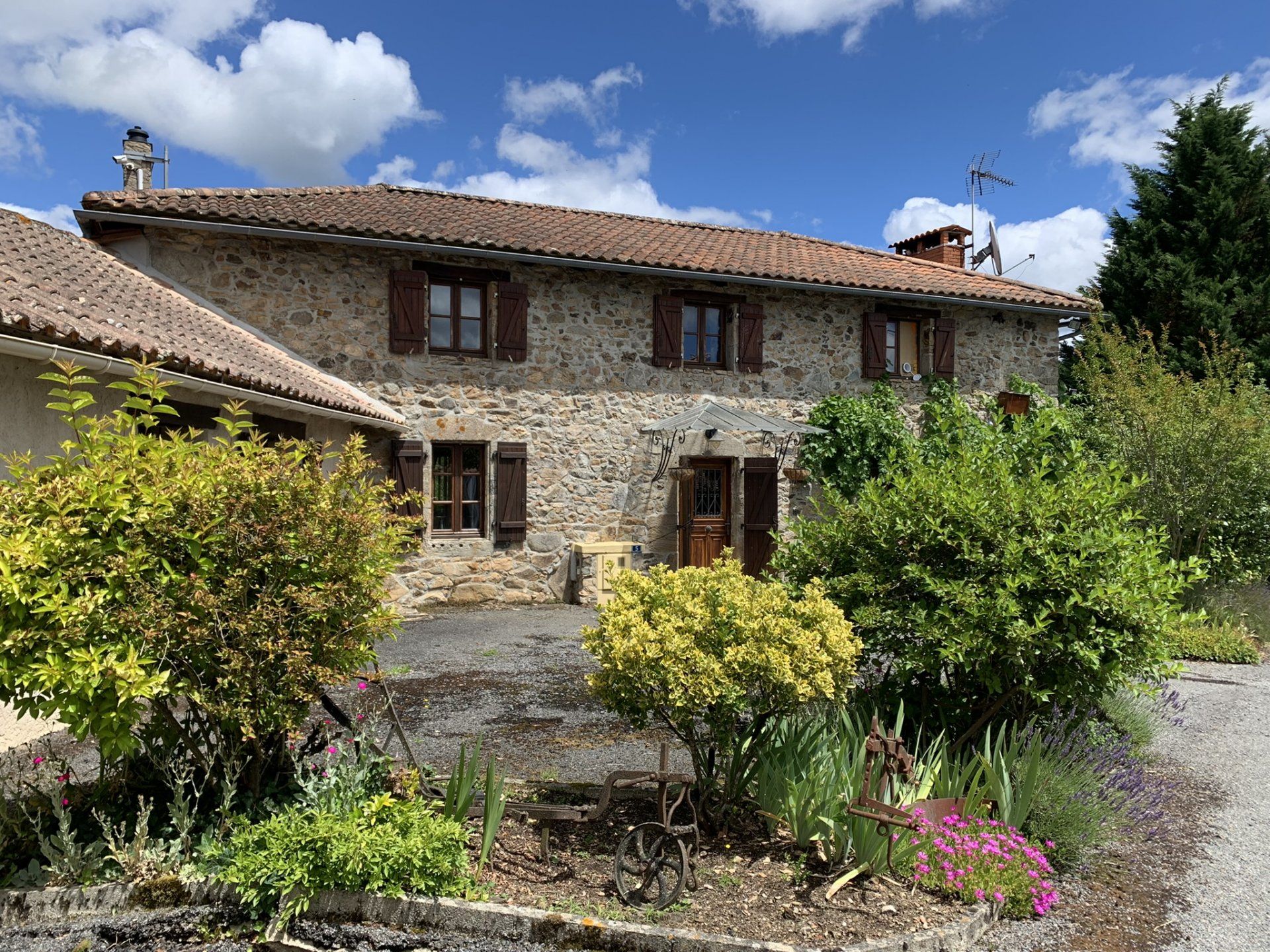 casa en Massignac, Nouvelle-Aquitaine 11043639