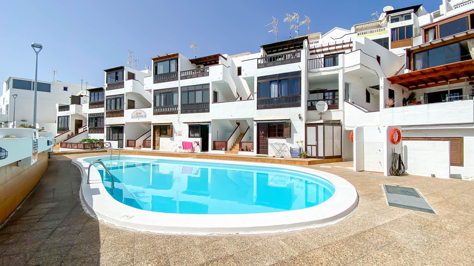 Condominium in Tías, Canarias 11043814