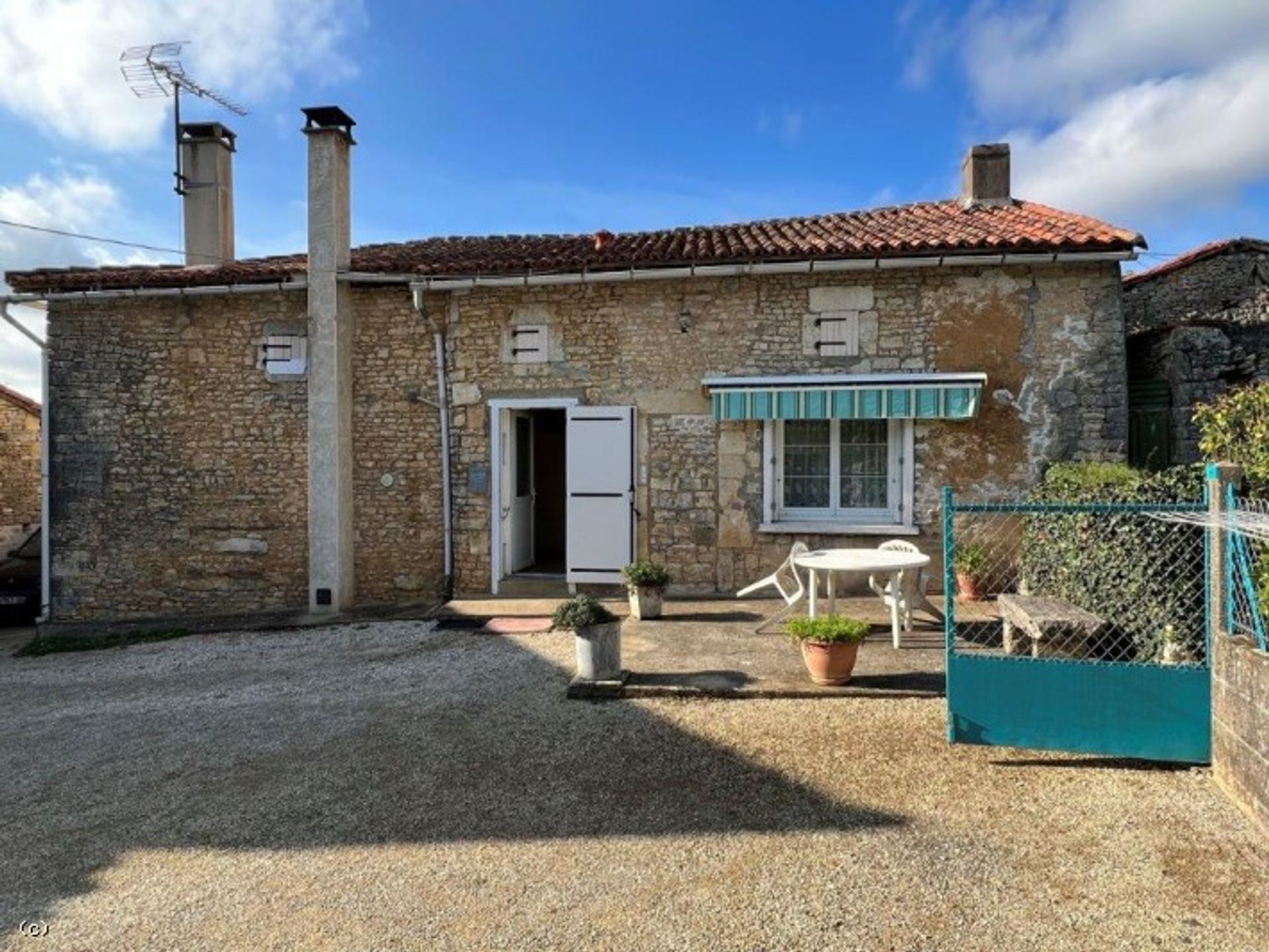 Rumah di Aunac-sur-Charente, Nouvelle-Aquitaine 11043841