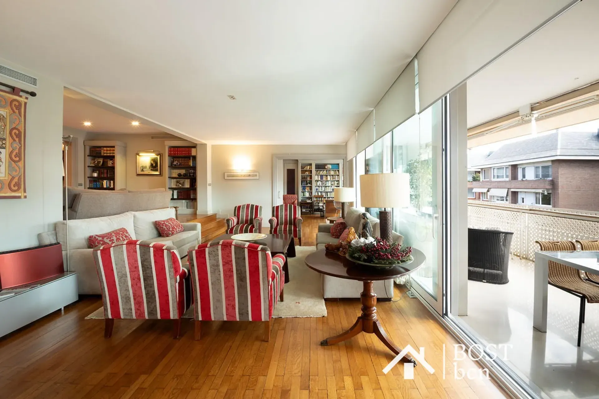 Condominium dans Barcelone, Carrer de Jacinto Benavente 11043856