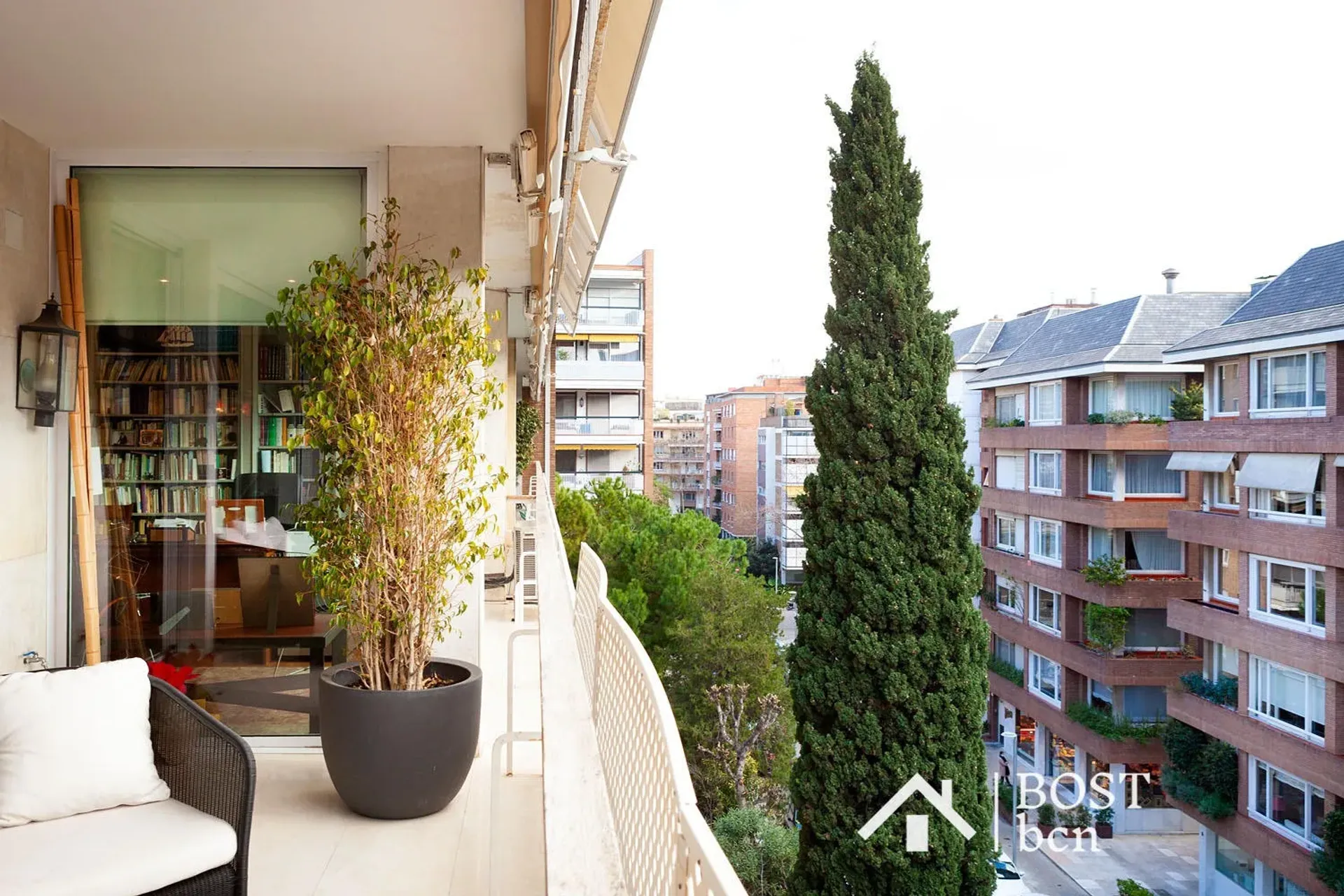 Condominium dans Barcelone, Carrer de Jacinto Benavente 11043856