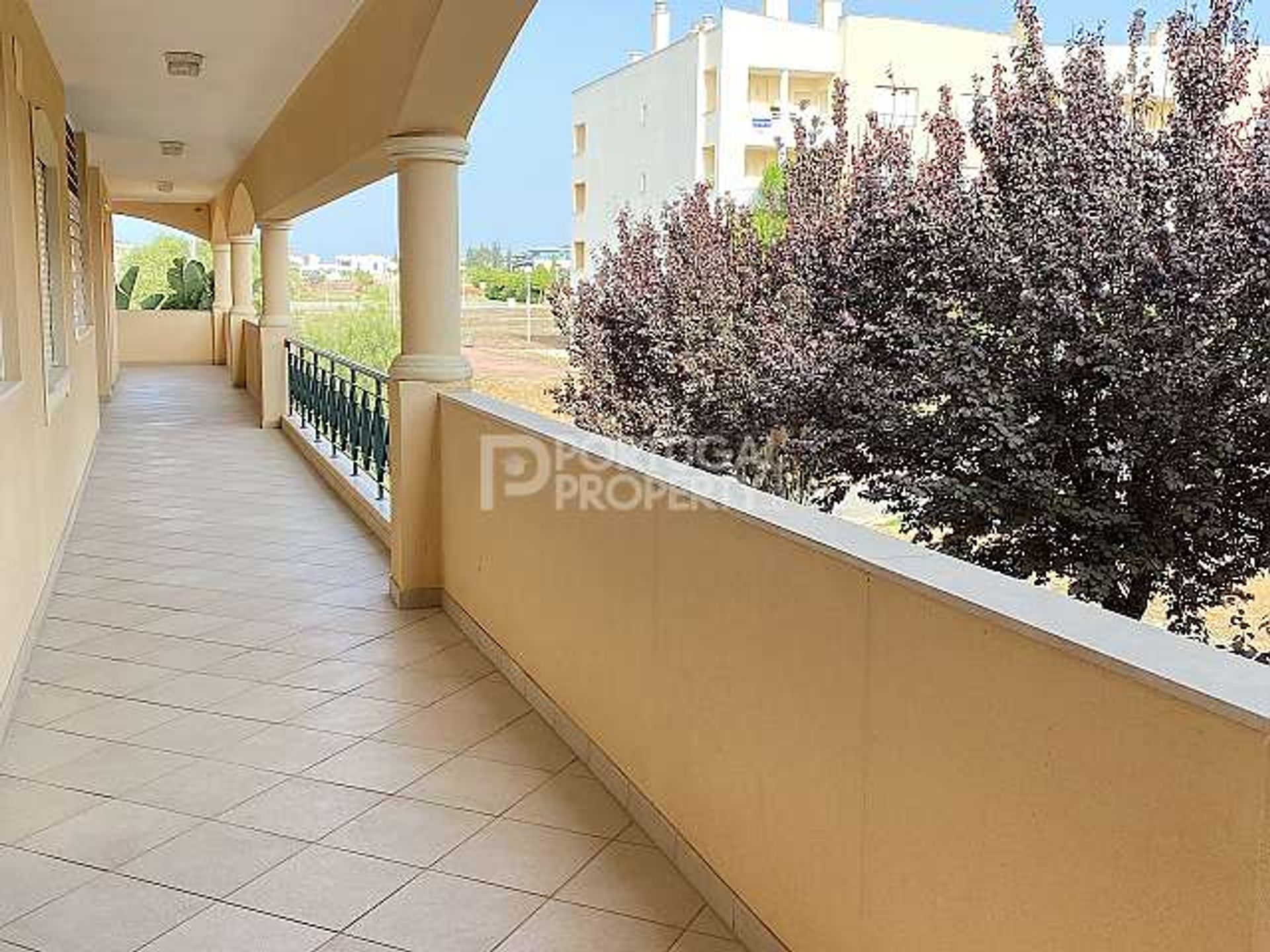 Condominium in Quarteira, Faro 11043970