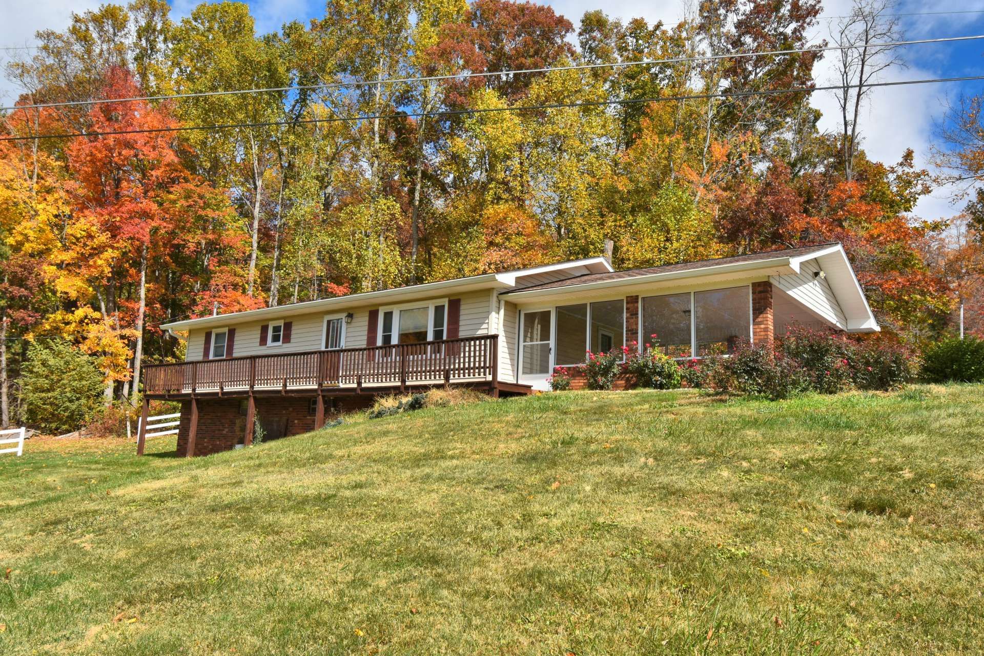 House in Nathans Creek, North Carolina 11044158