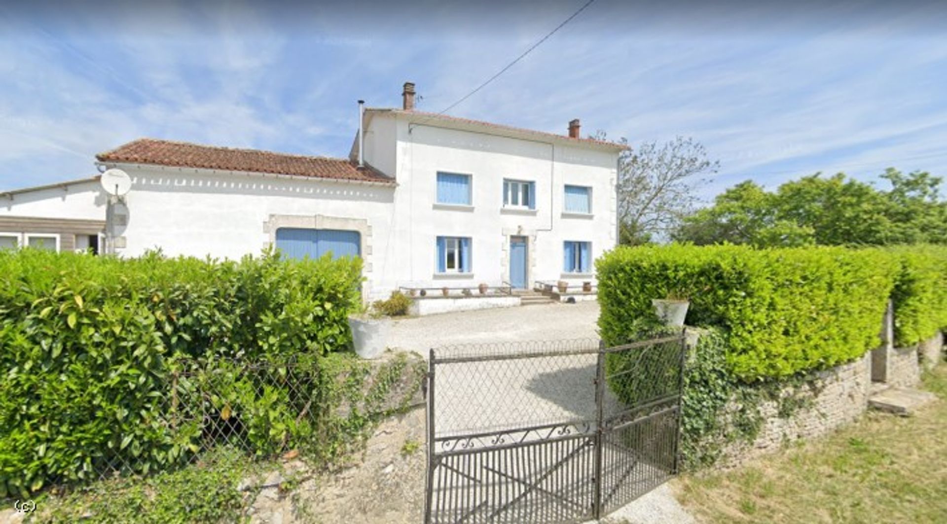 House in Cellefrouin, Nouvelle-Aquitaine 11044189