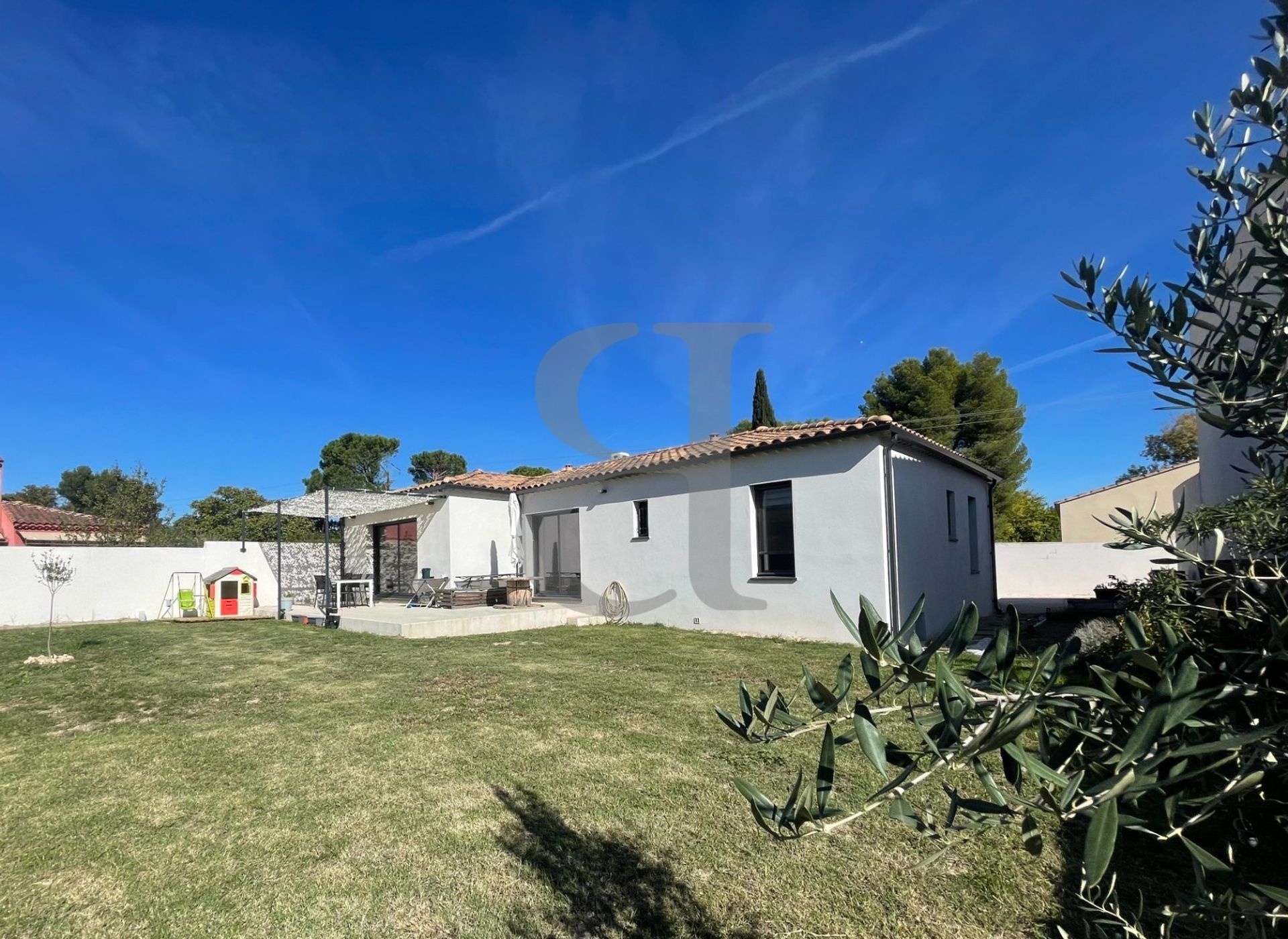 House in Chateauneuf-de-Gadagne, Provence-Alpes-Cote d'Azur 11044366