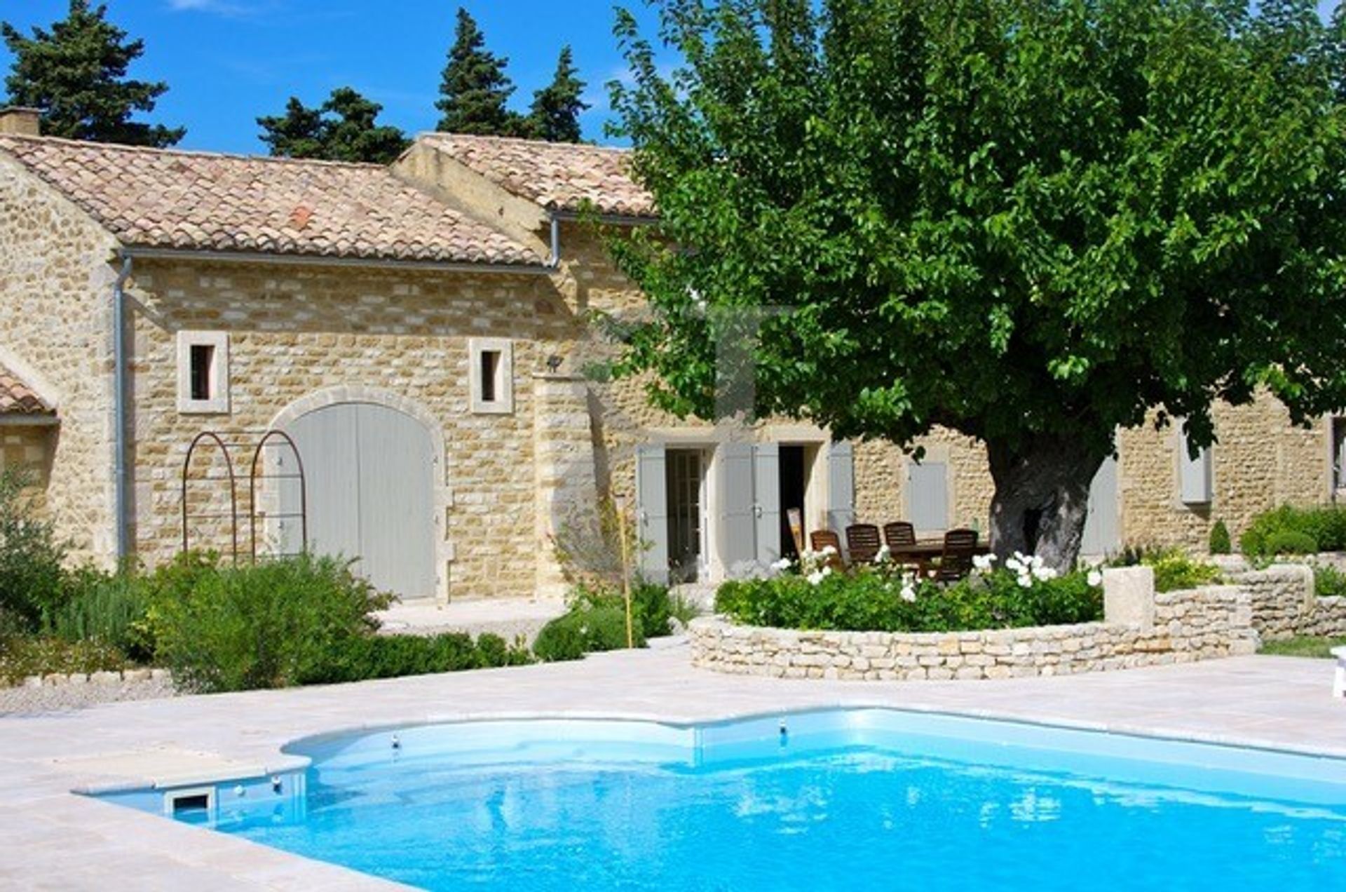 Rumah di Visan, Provence-Alpes-Cote d'Azur 11044367