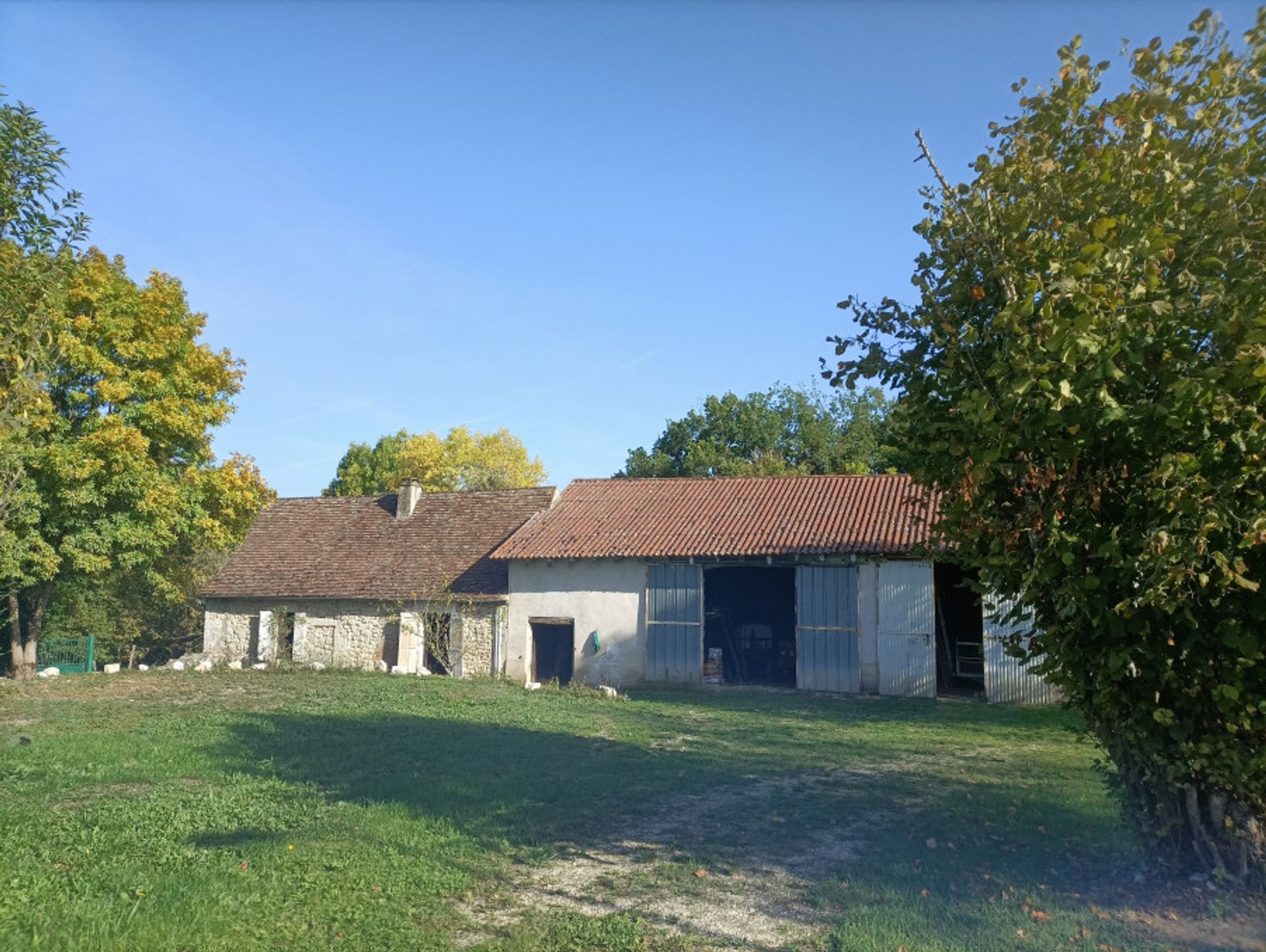 casa en Monmadales, Nouvelle-Aquitaine 11044383