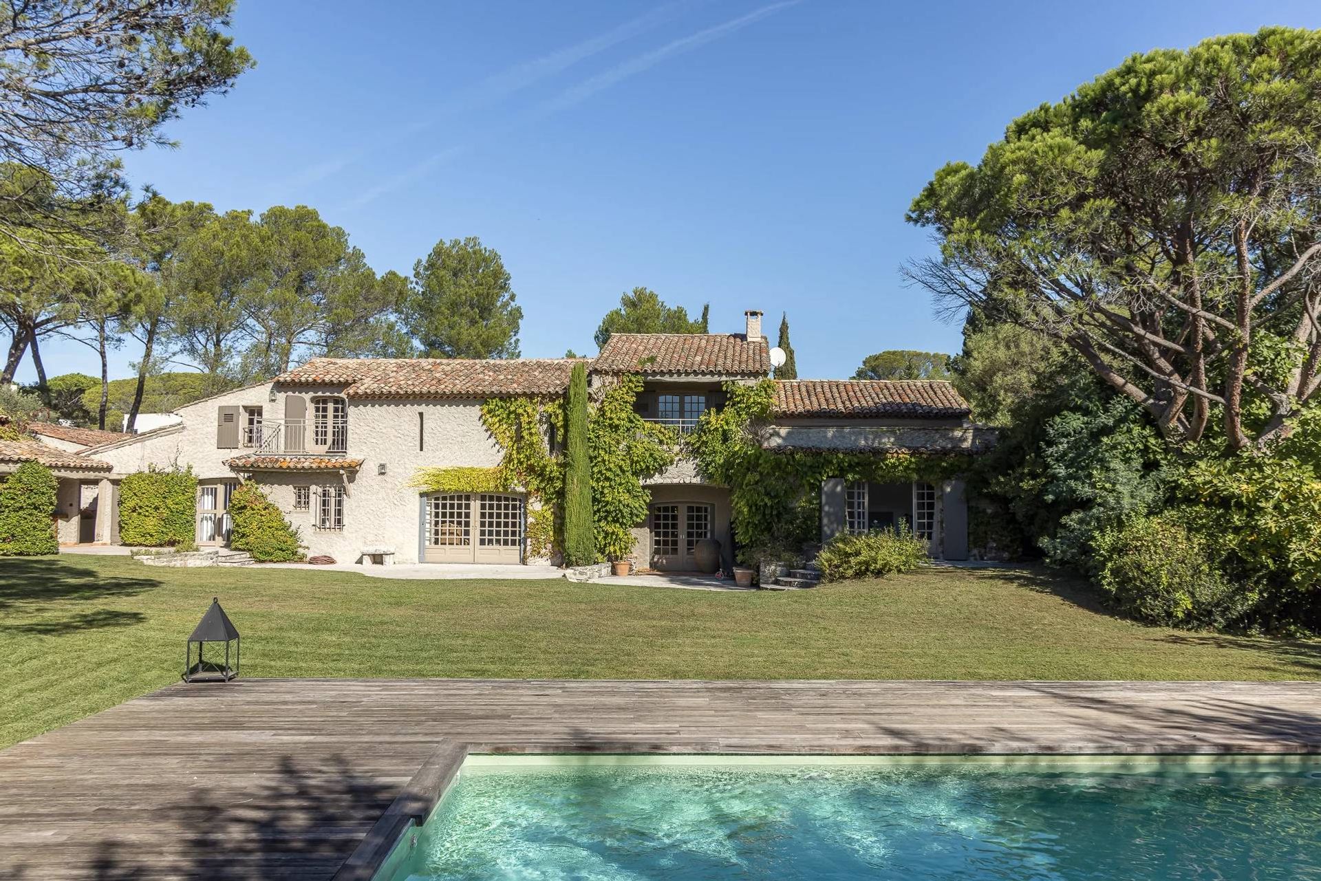 Huis in Sint-Raphaël, Provence-Alpes-Côte d'Azur 11044591