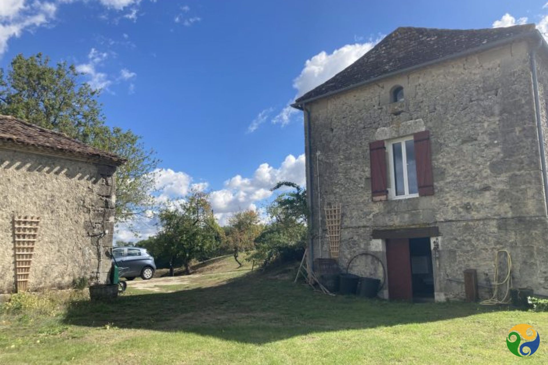 Dom w Saint-Colomb-de-Lauzun, Nouvelle-Aquitaine 11044686