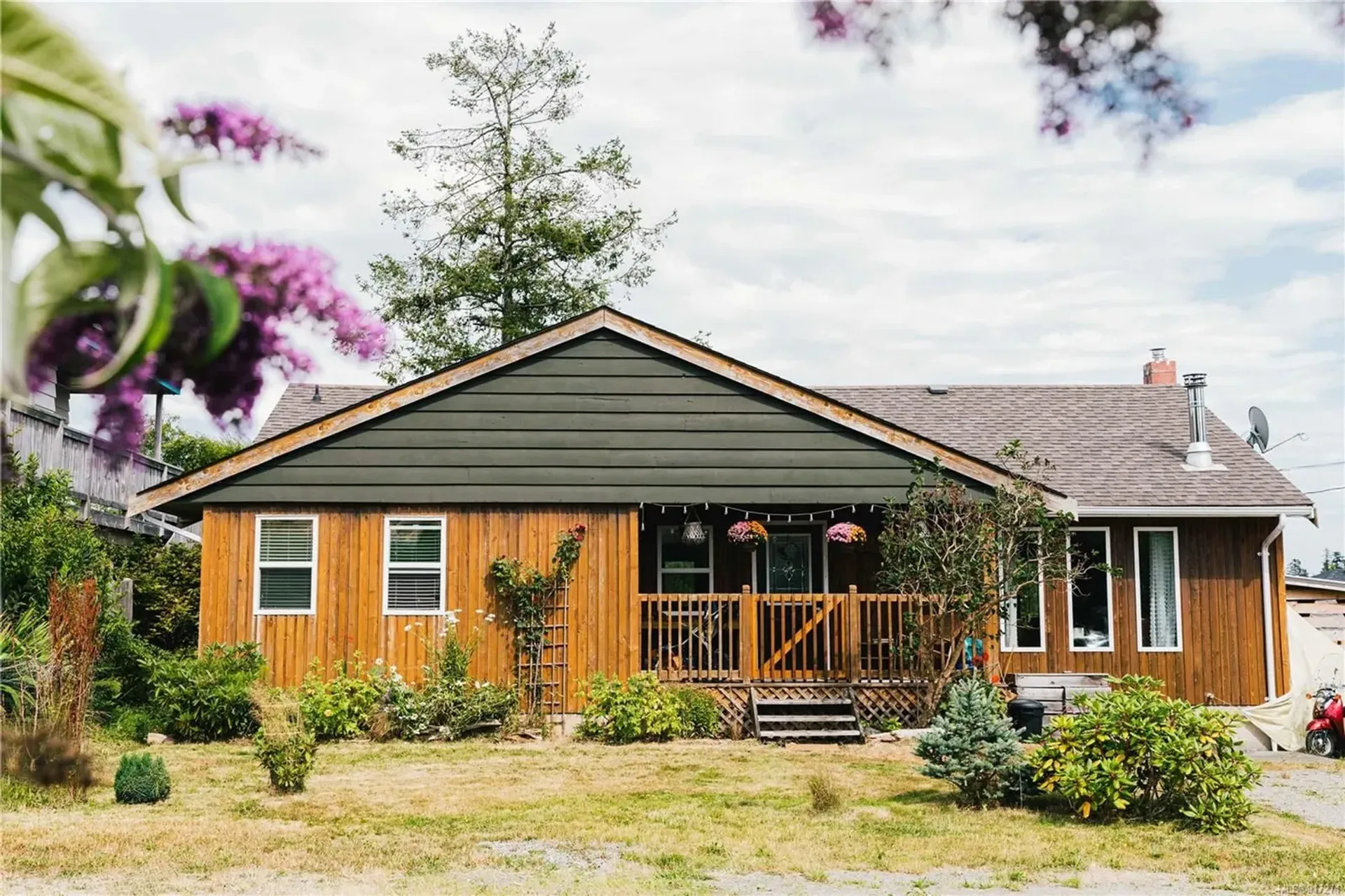 بيت في Ucluelet, British Columbia 11044698