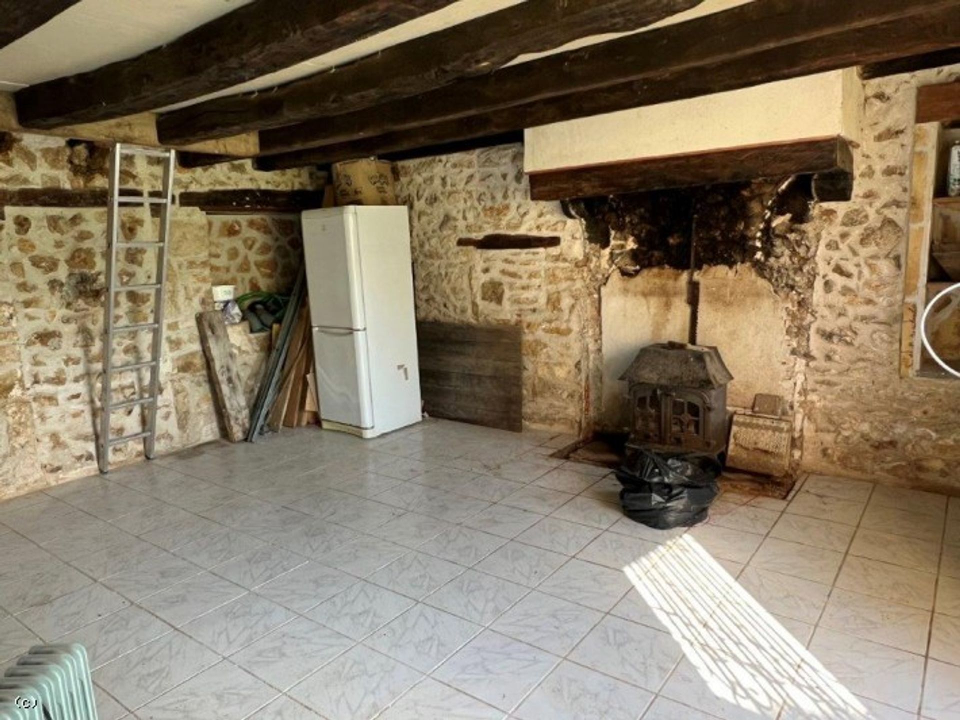 Rumah di Saint-Claud, Nouvelle-Aquitaine 11044701