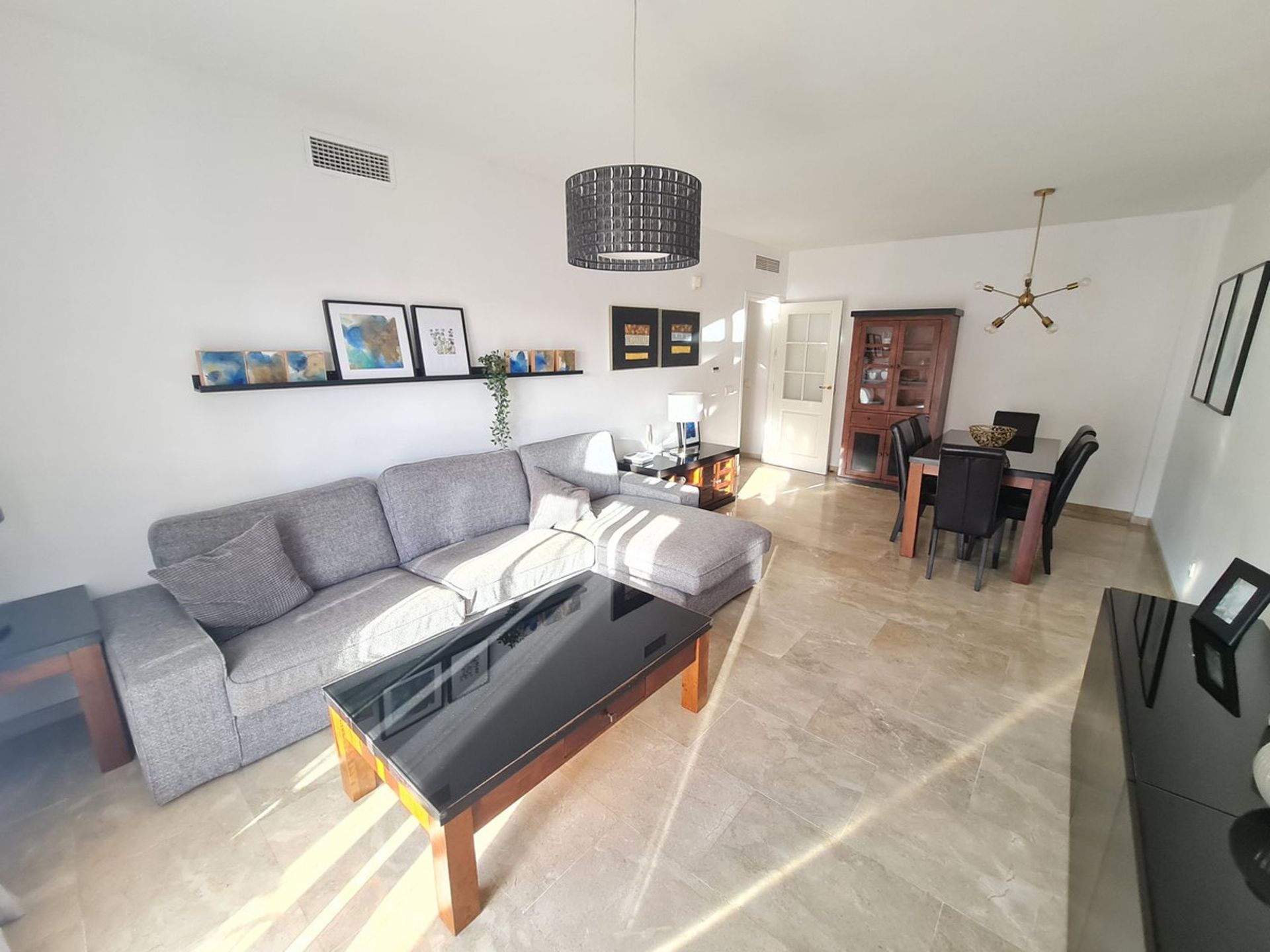 Condominium in Marbella, Andalusia 11044981