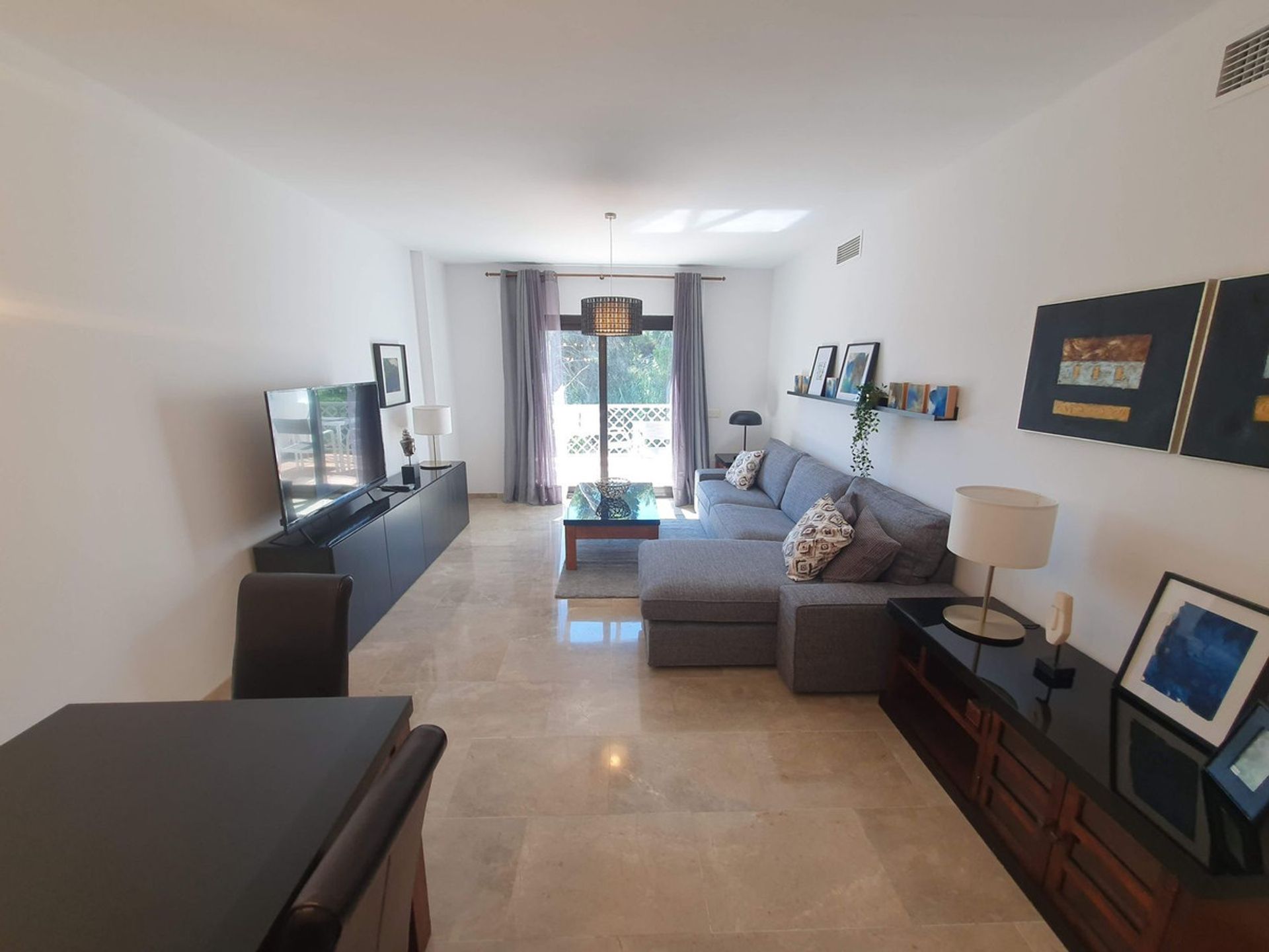 Condominium in Marbella, Andalucía 11044981