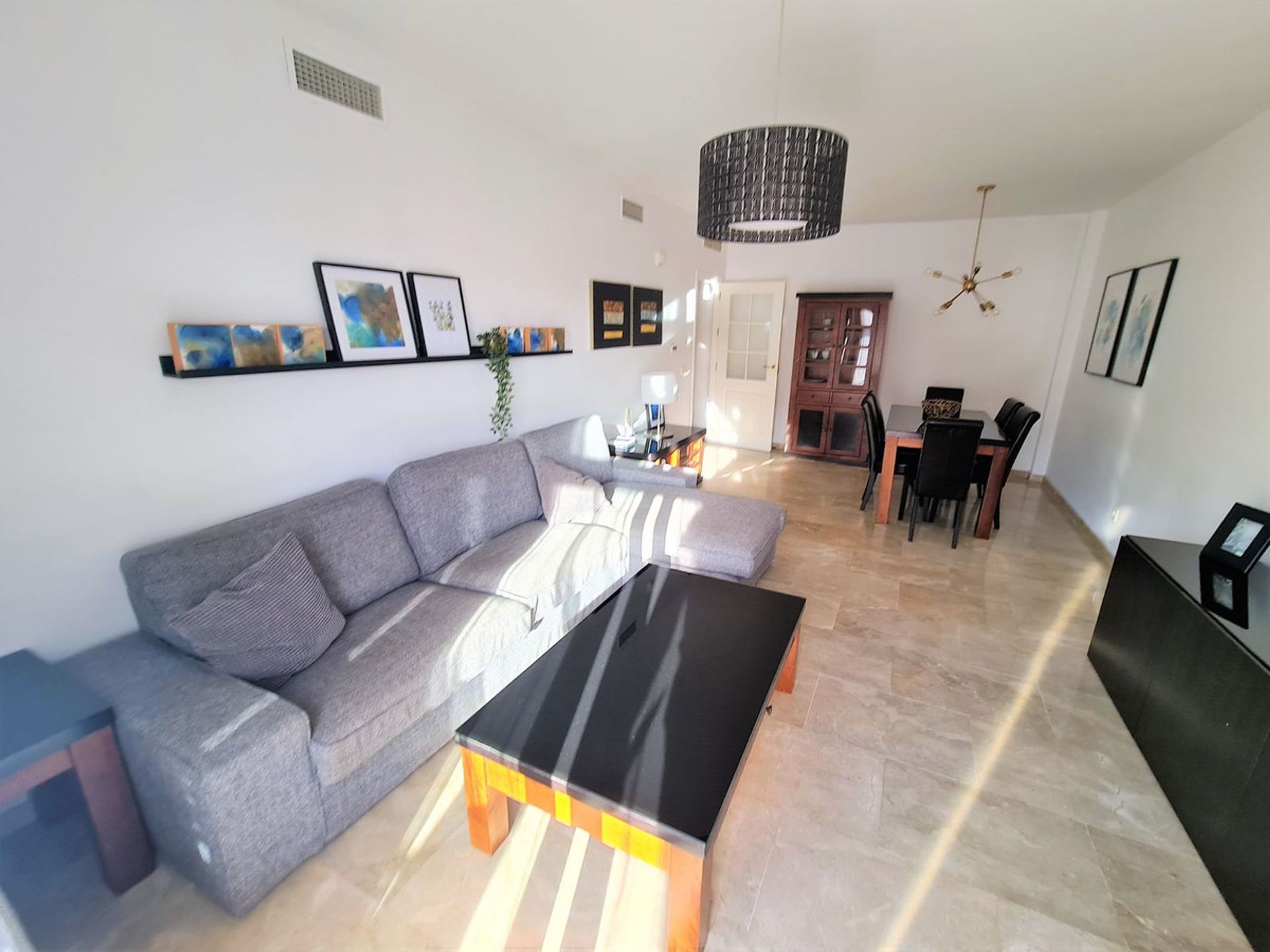 Condominium in Marbella, Andalusia 11044981