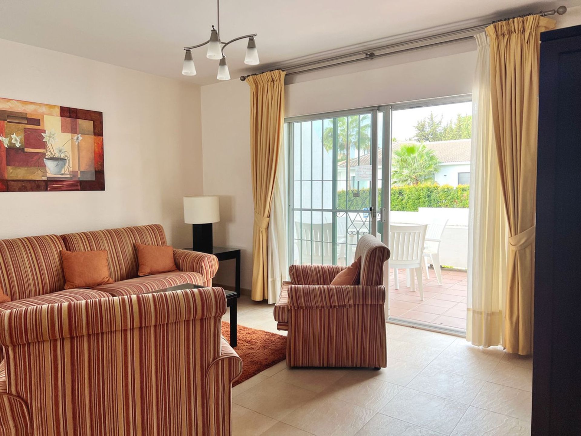 Condominium in Marbella, Andalucía 11044998