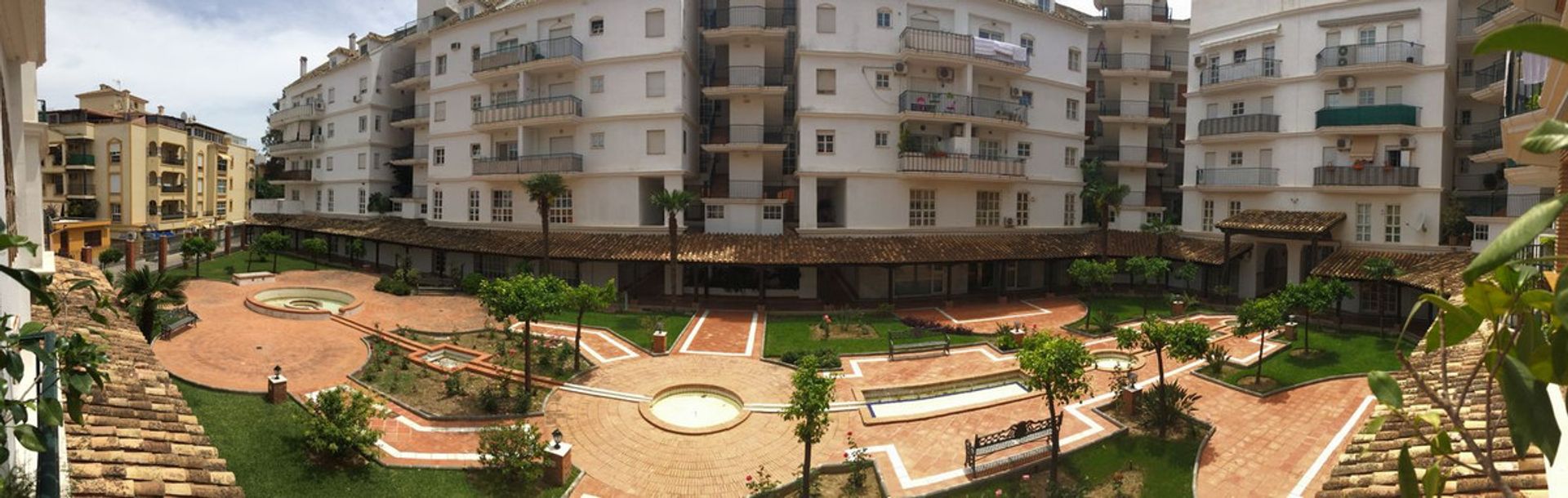 Condominio nel Fuengirola, Andalucía 11045068