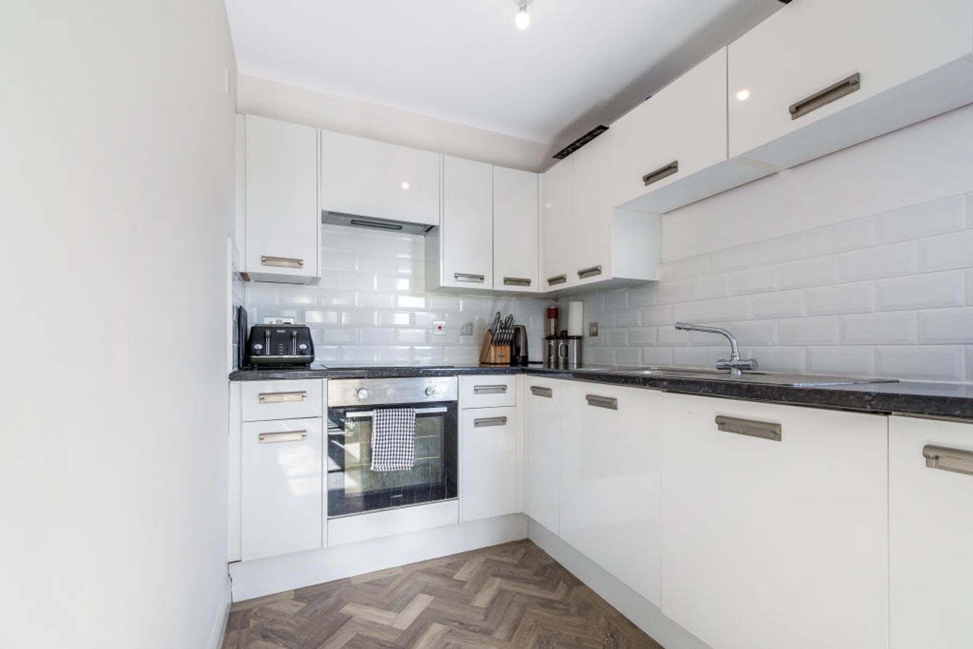 Condominium in Hayes, Bromley 11045935