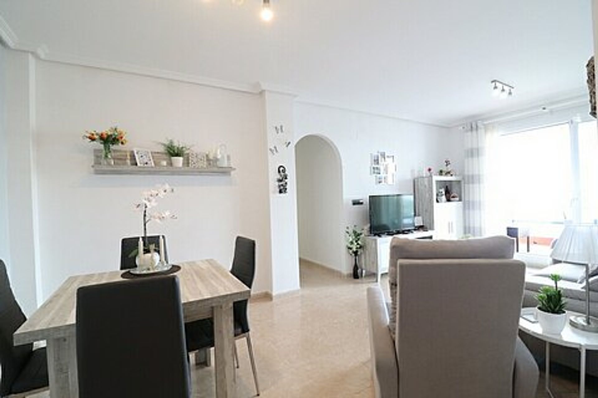 Condominium in Alicante, Valencia 11046499