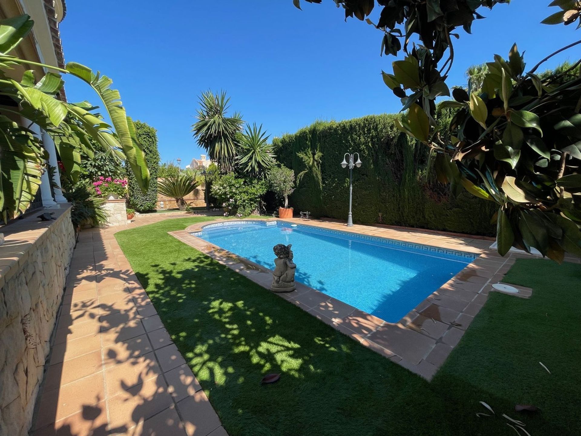 House in Alhaurin de la Torre, Andalusia 11047105