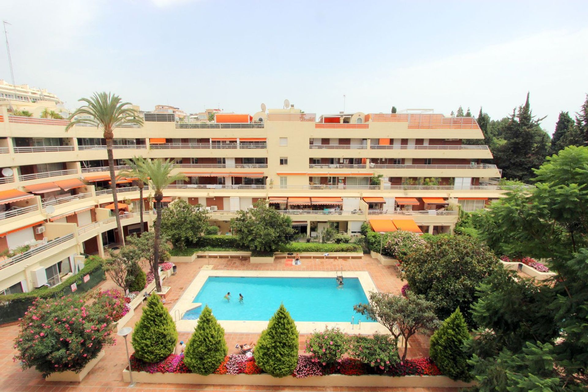 Condominium dans Marbella, Andalusia 11047527