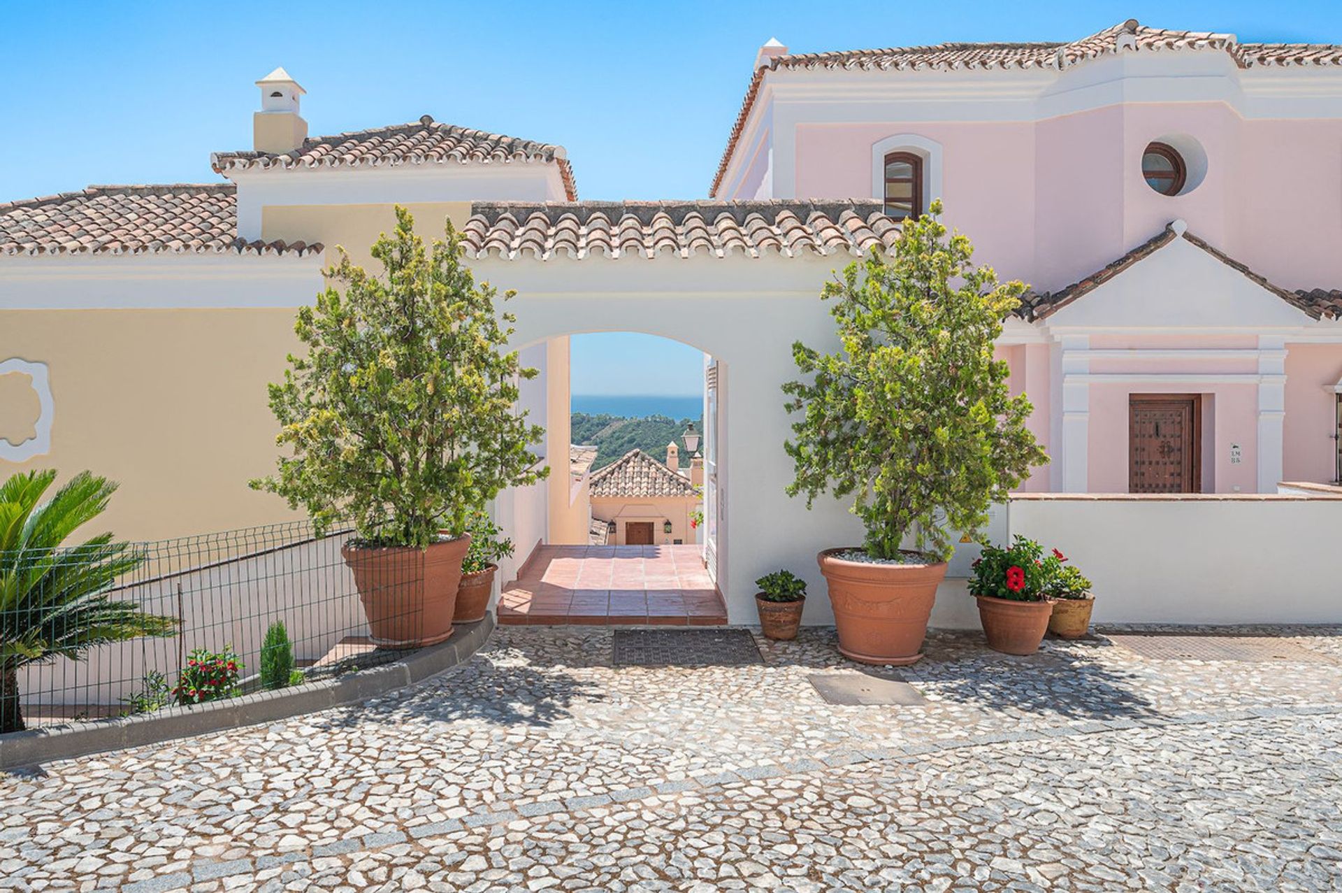 House in Benahavís, Andalusia 11047647