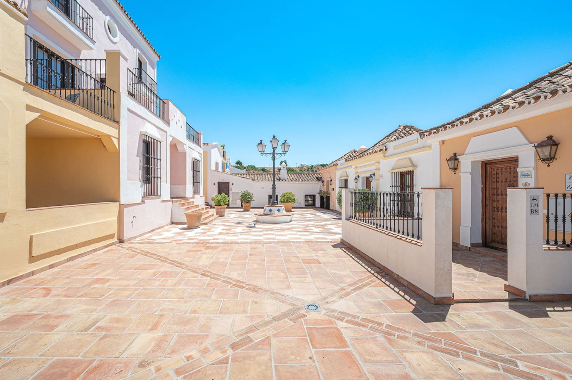 House in Benahavís, Andalusia 11047647