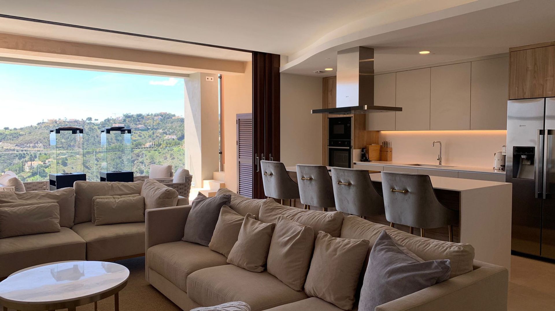 Condominium in Benahavis, Andalusië 11047752