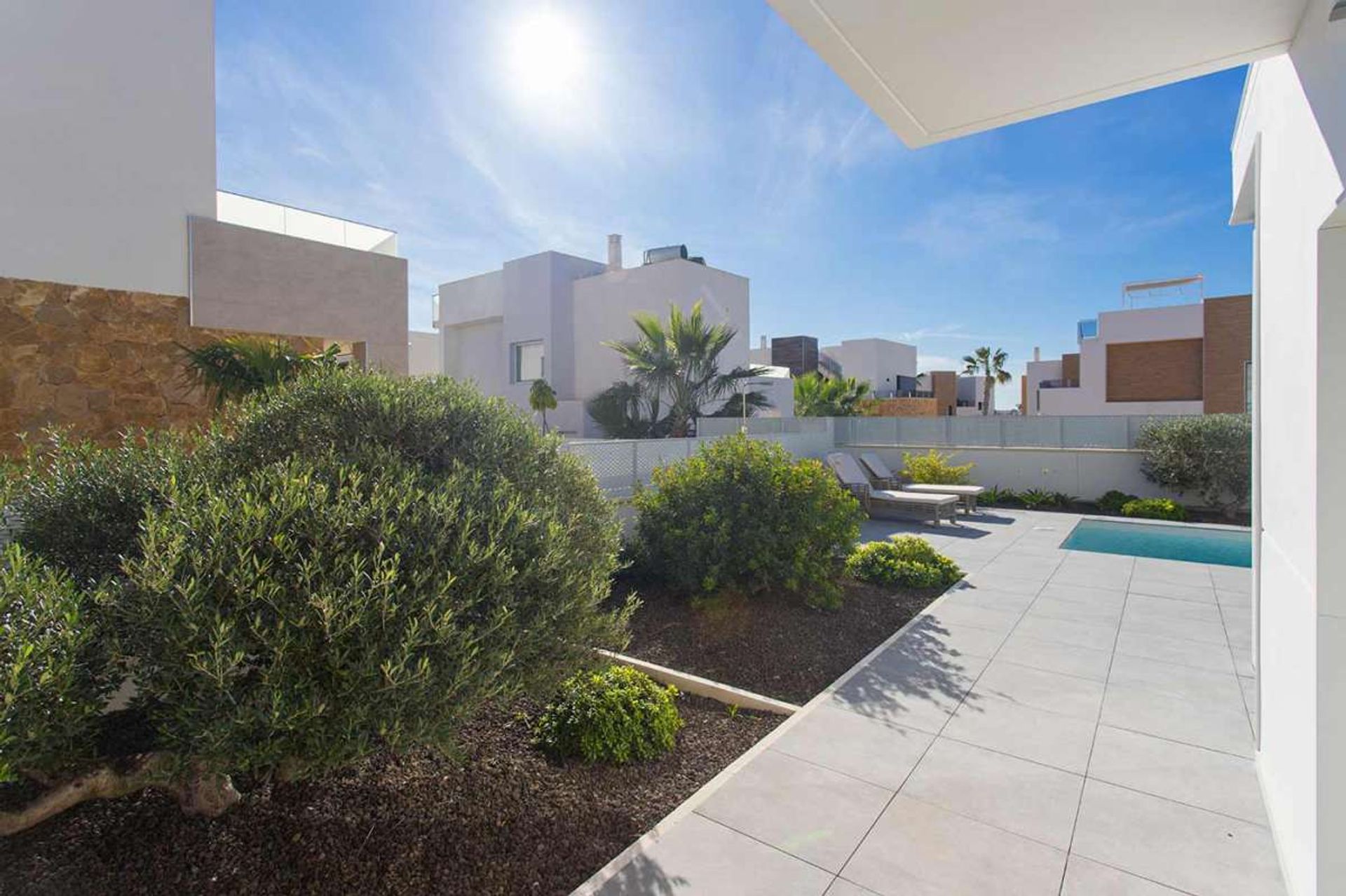 rumah dalam Torrevieja, Valencia 11047938