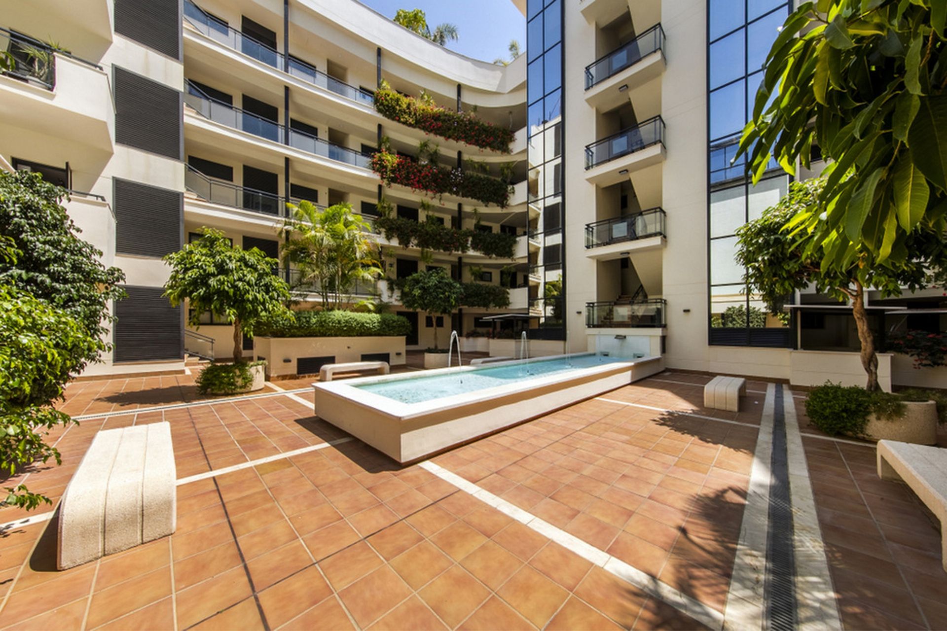 Condominio nel Estepona, Andalusia 11048578