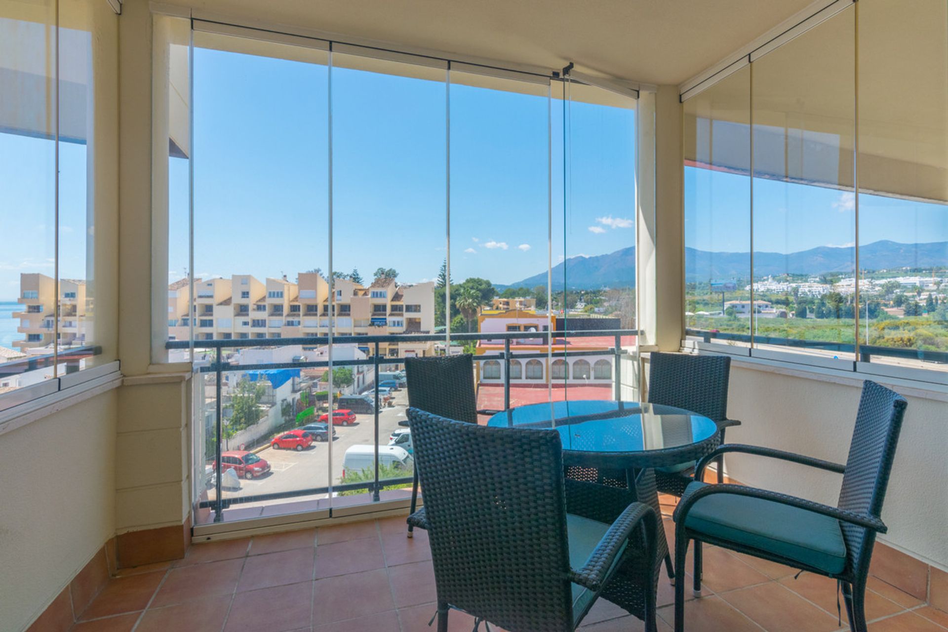 Condominio nel Estepona, Andalusia 11048578