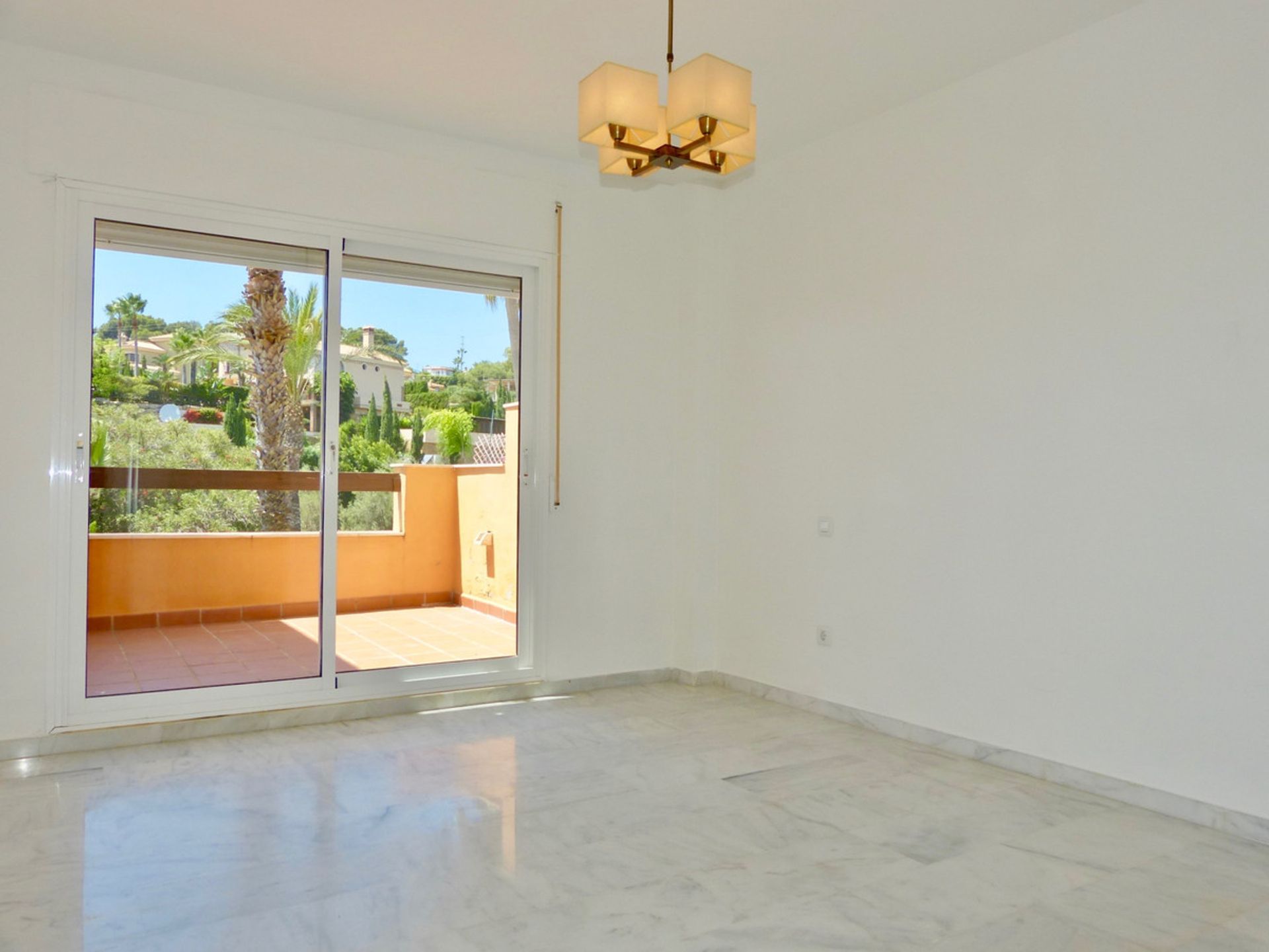 Condominium in Marbella, Andalucía 11048661