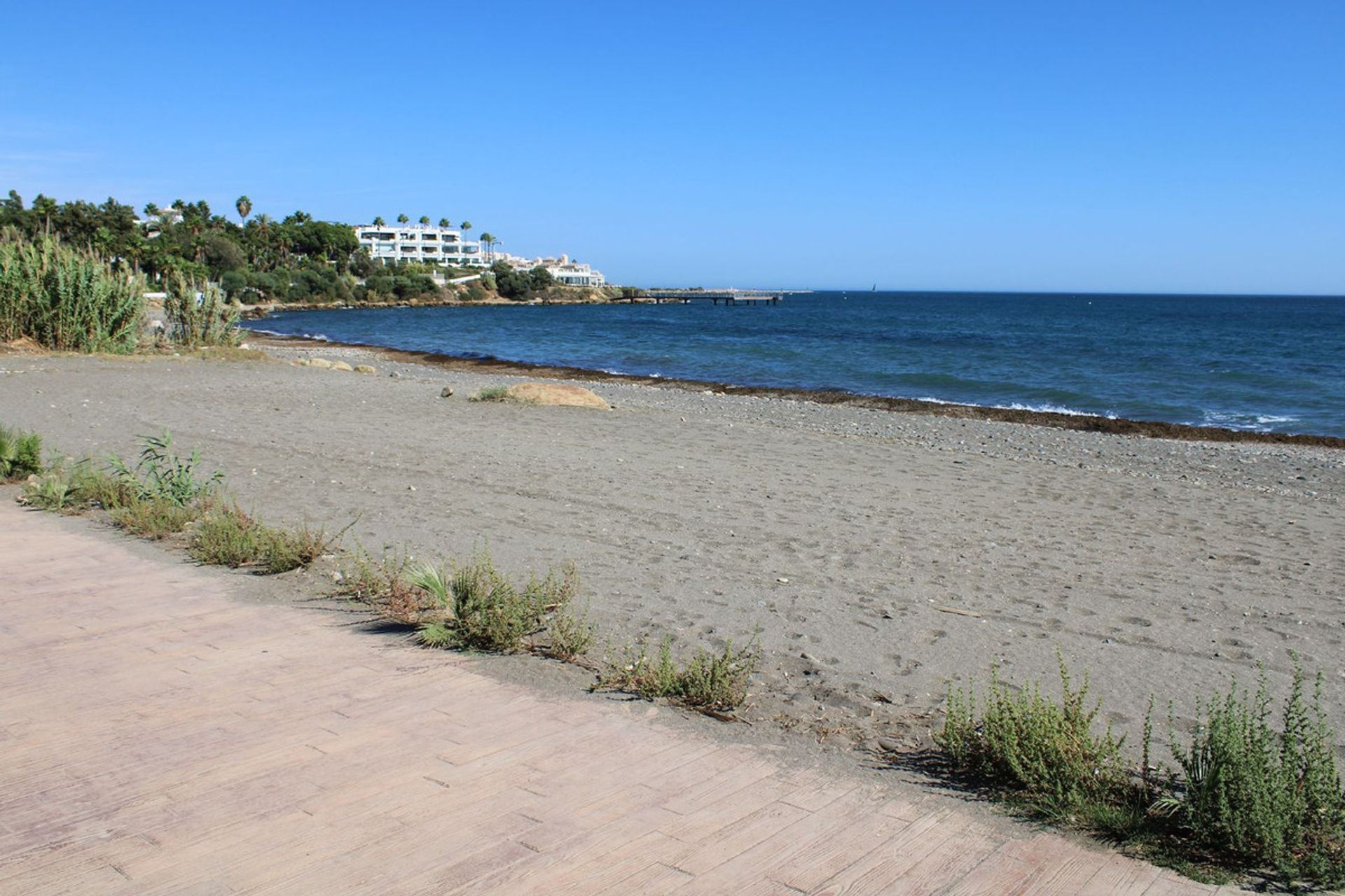 公寓 在 Estepona, Andalucía 11048722