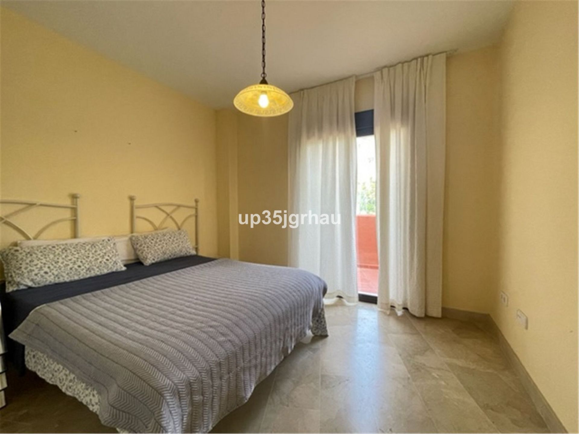 Osakehuoneisto sisään Estepona, Andalucía 11048745