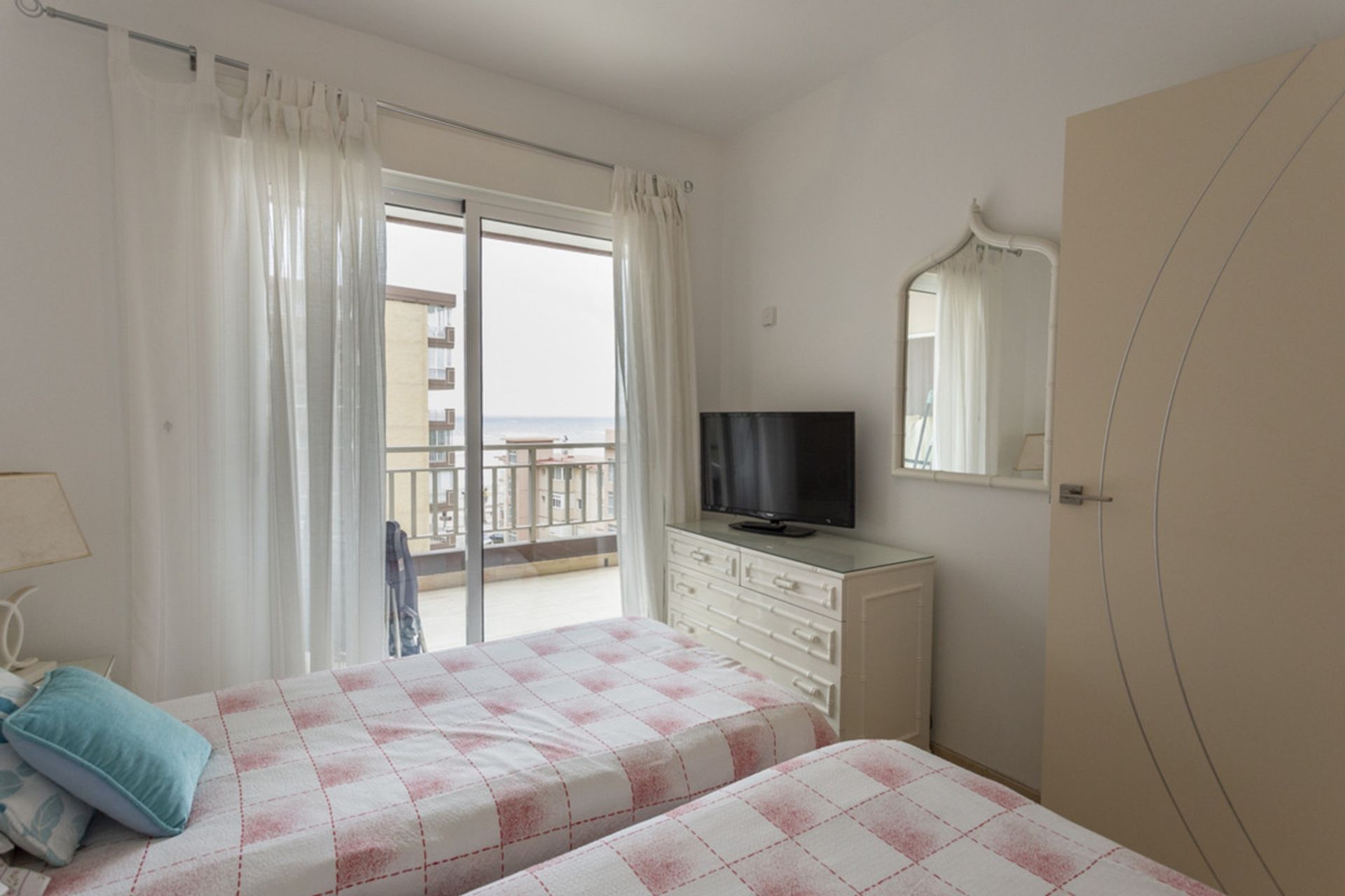 Кондоминиум в Fuengirola, Andalucía 11048797